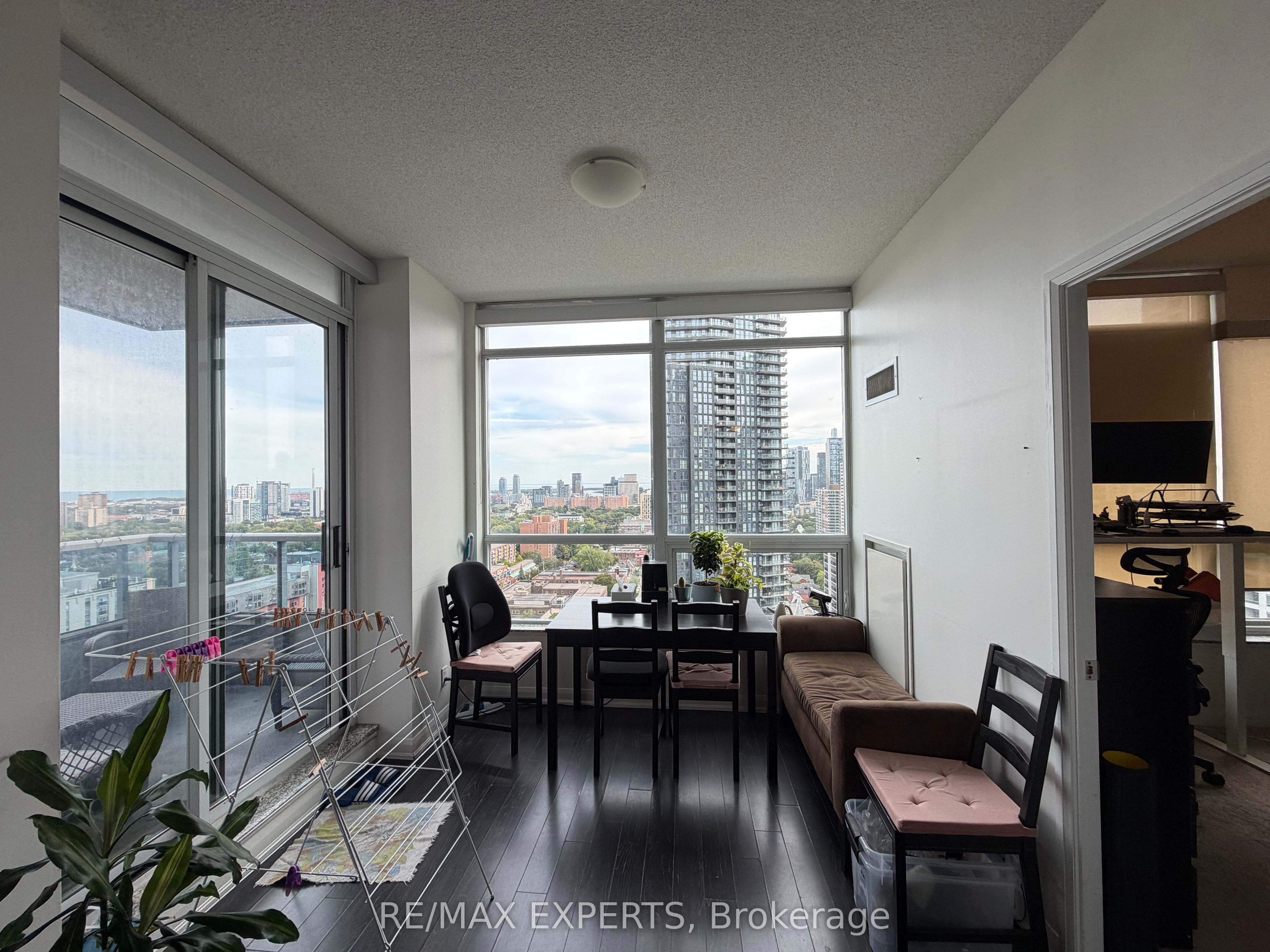 500 Sherbourne Street 2004 Property Photo 8