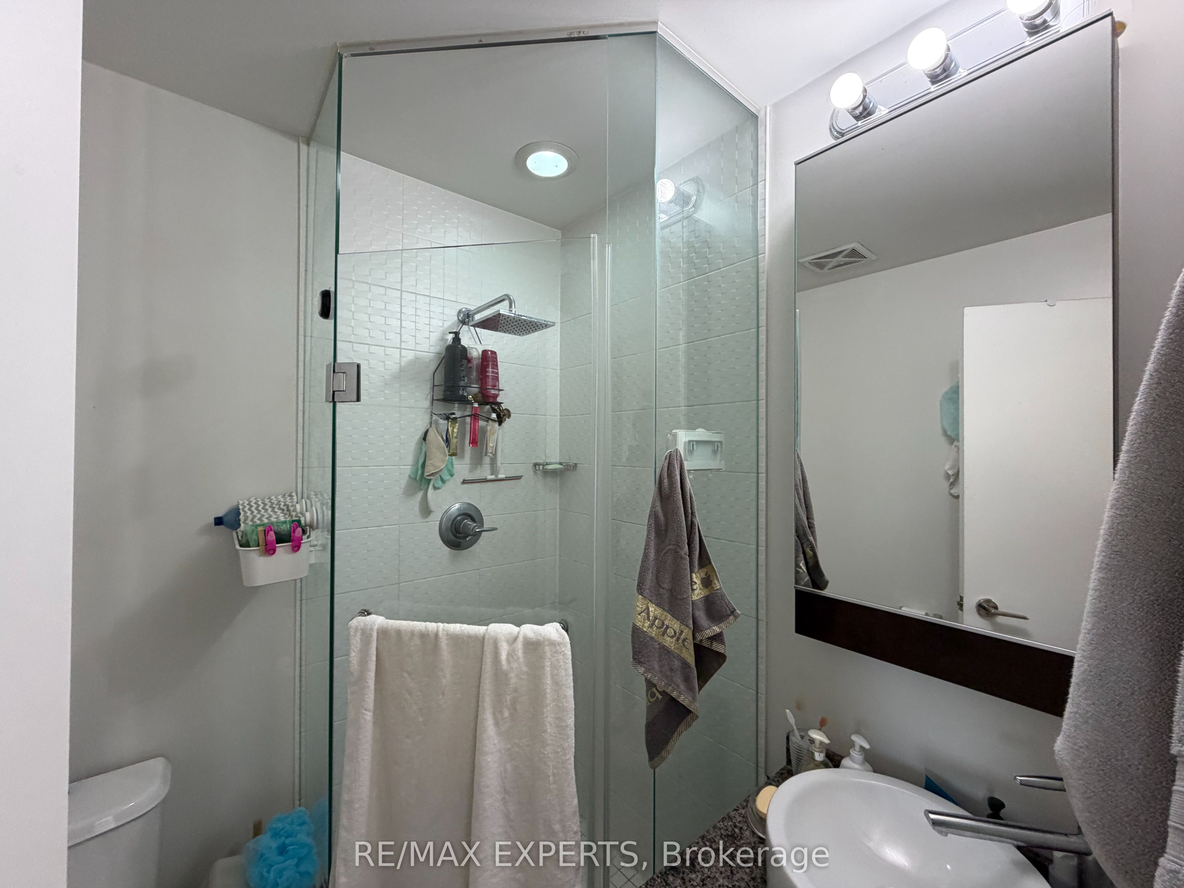 500 Sherbourne Street 2004 Property Photo 15