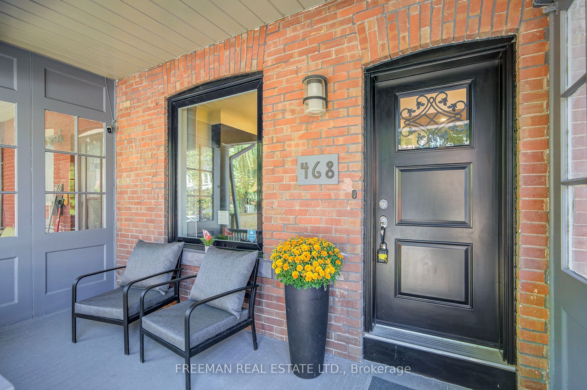 468 Markham Street Property Photo 4