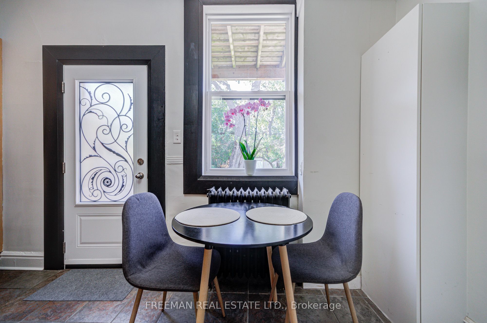 468 Markham Street Property Photo 13