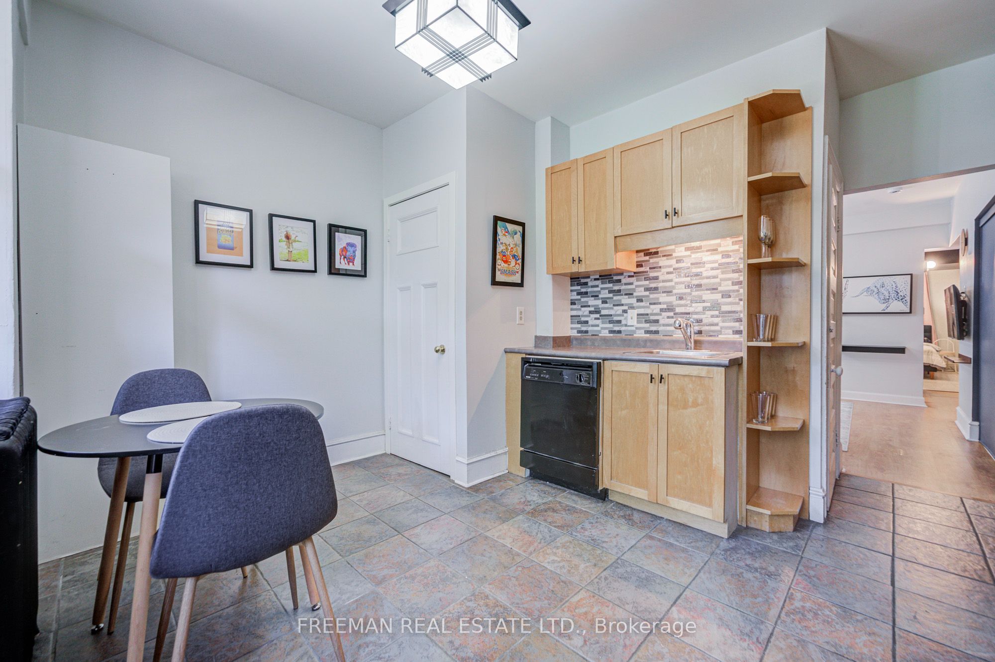 468 Markham Street Property Photo 15