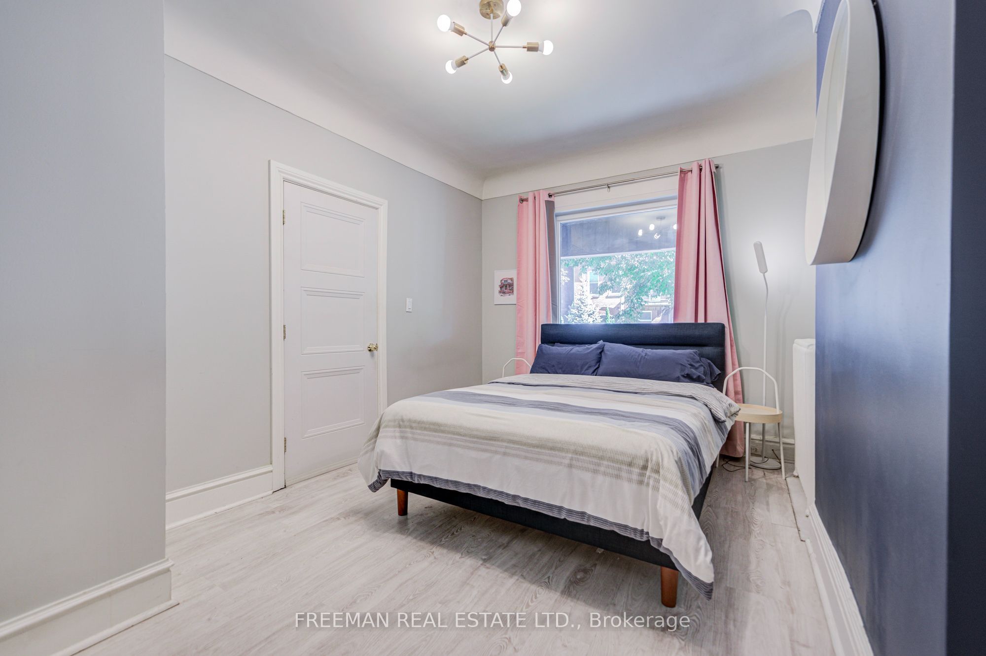 468 Markham Street Property Photo 17