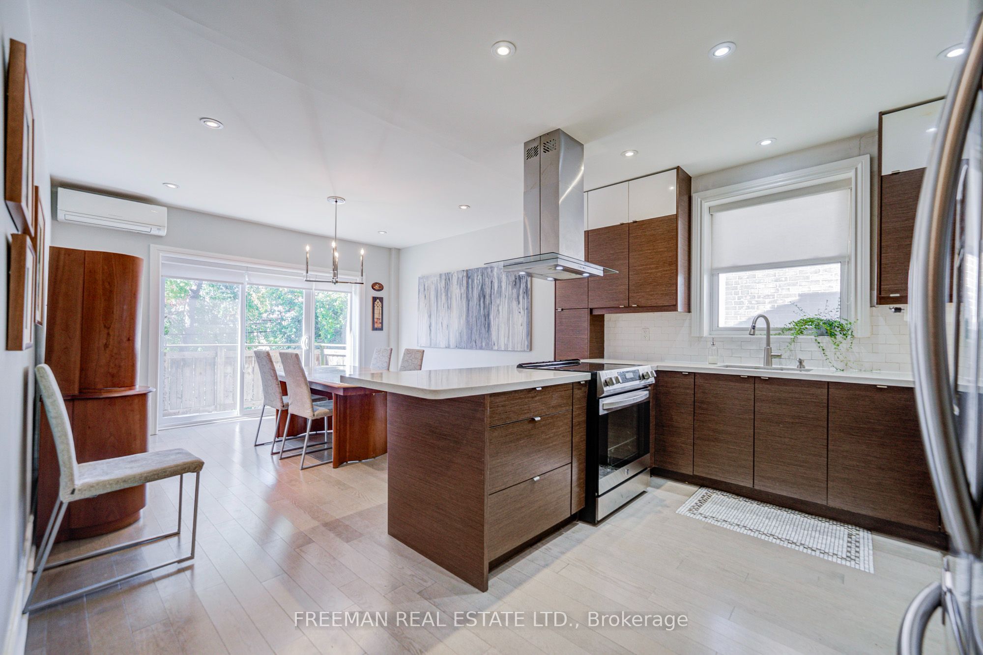 468 Markham Street Property Photo 27