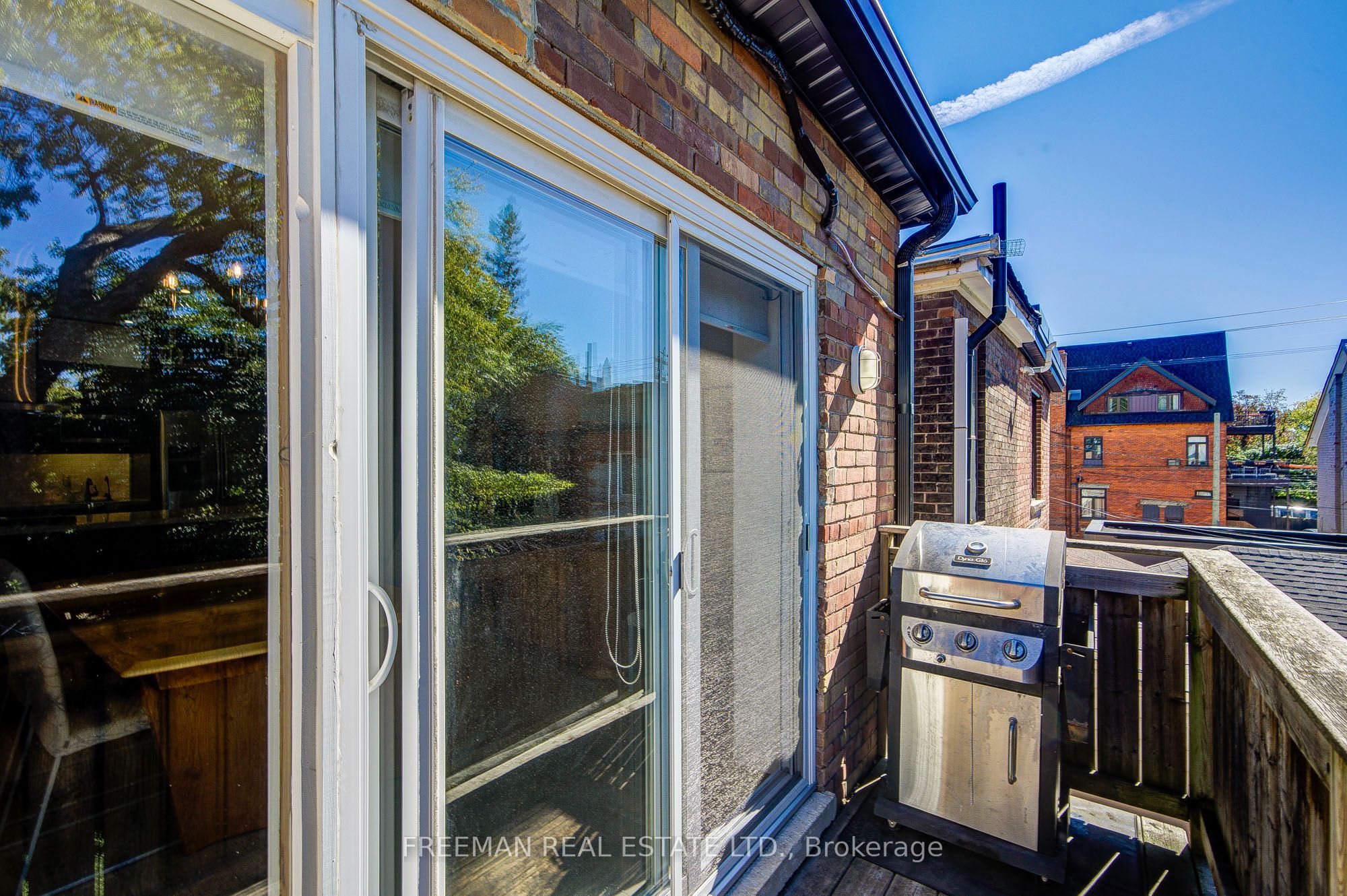 468 Markham Street Property Photo 31