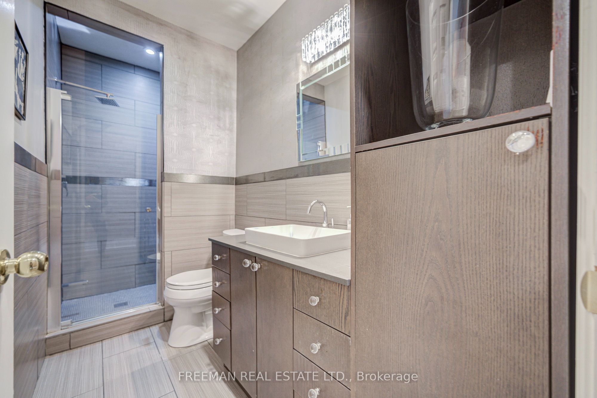 468 Markham Street Property Photo 33