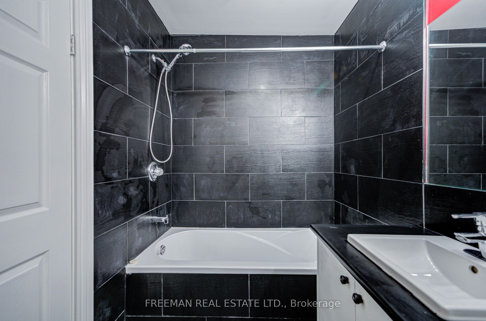 468 Markham Street Property Photo 39
