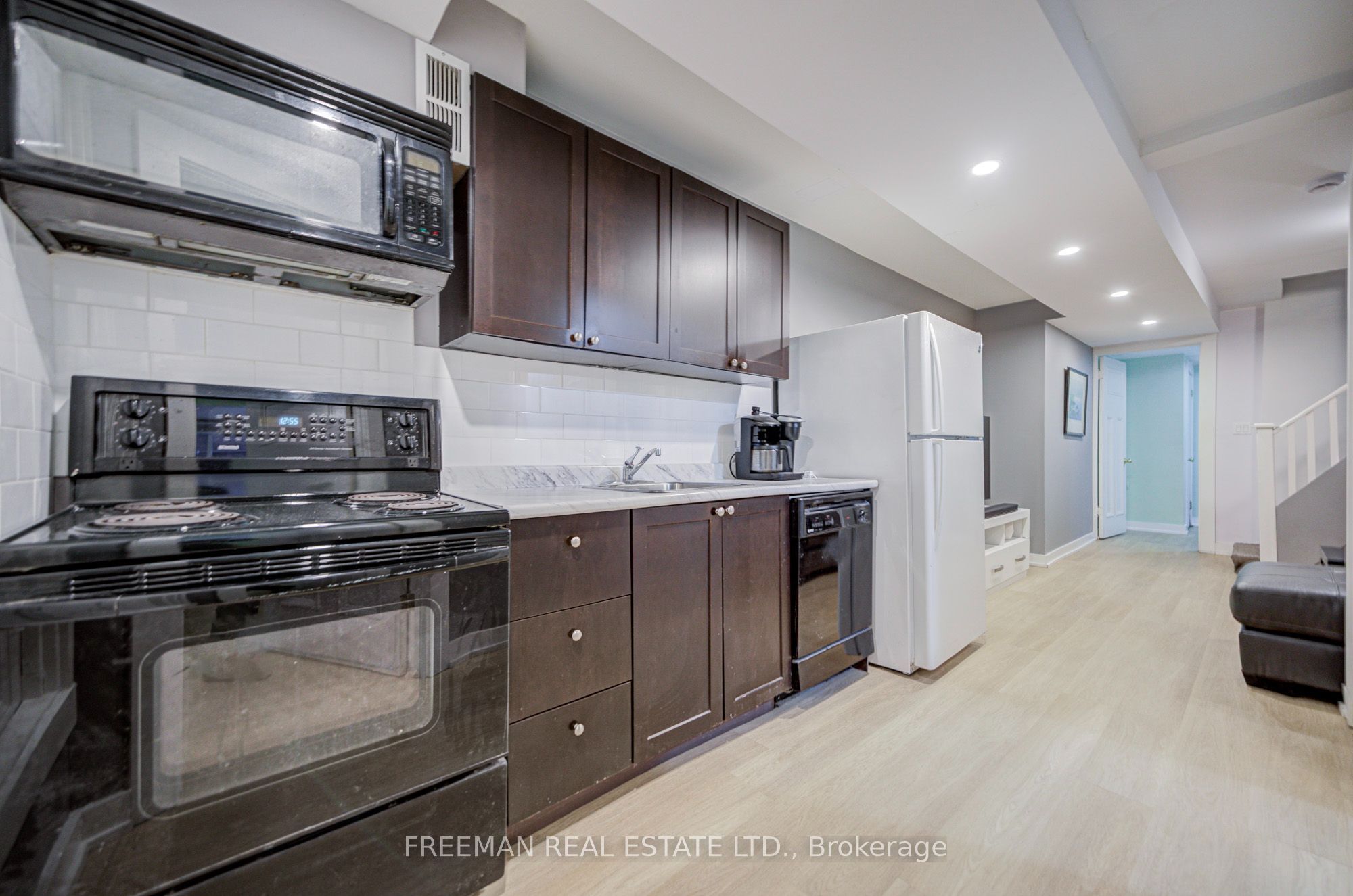 468 Markham Street Property Photo 43
