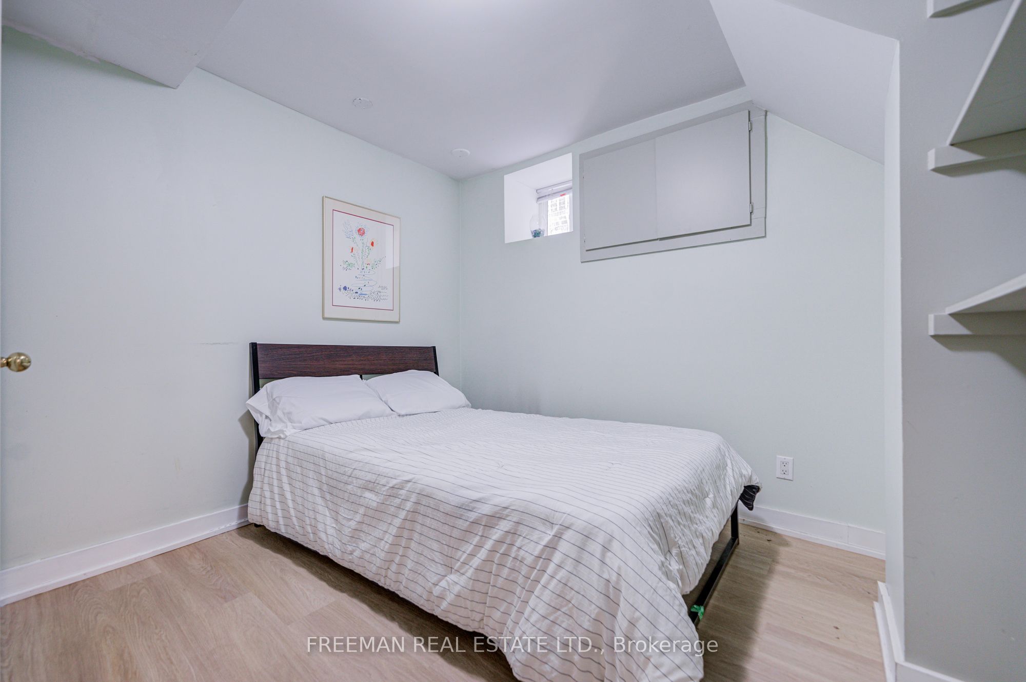 468 Markham Street Property Photo 44