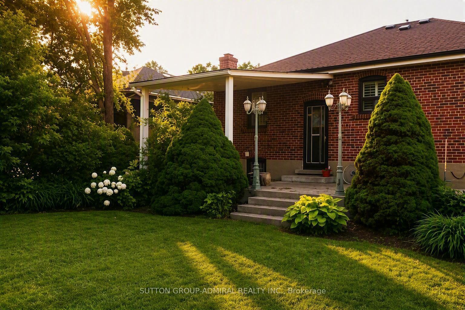 493 Hounslow Avenue Property Photo 2