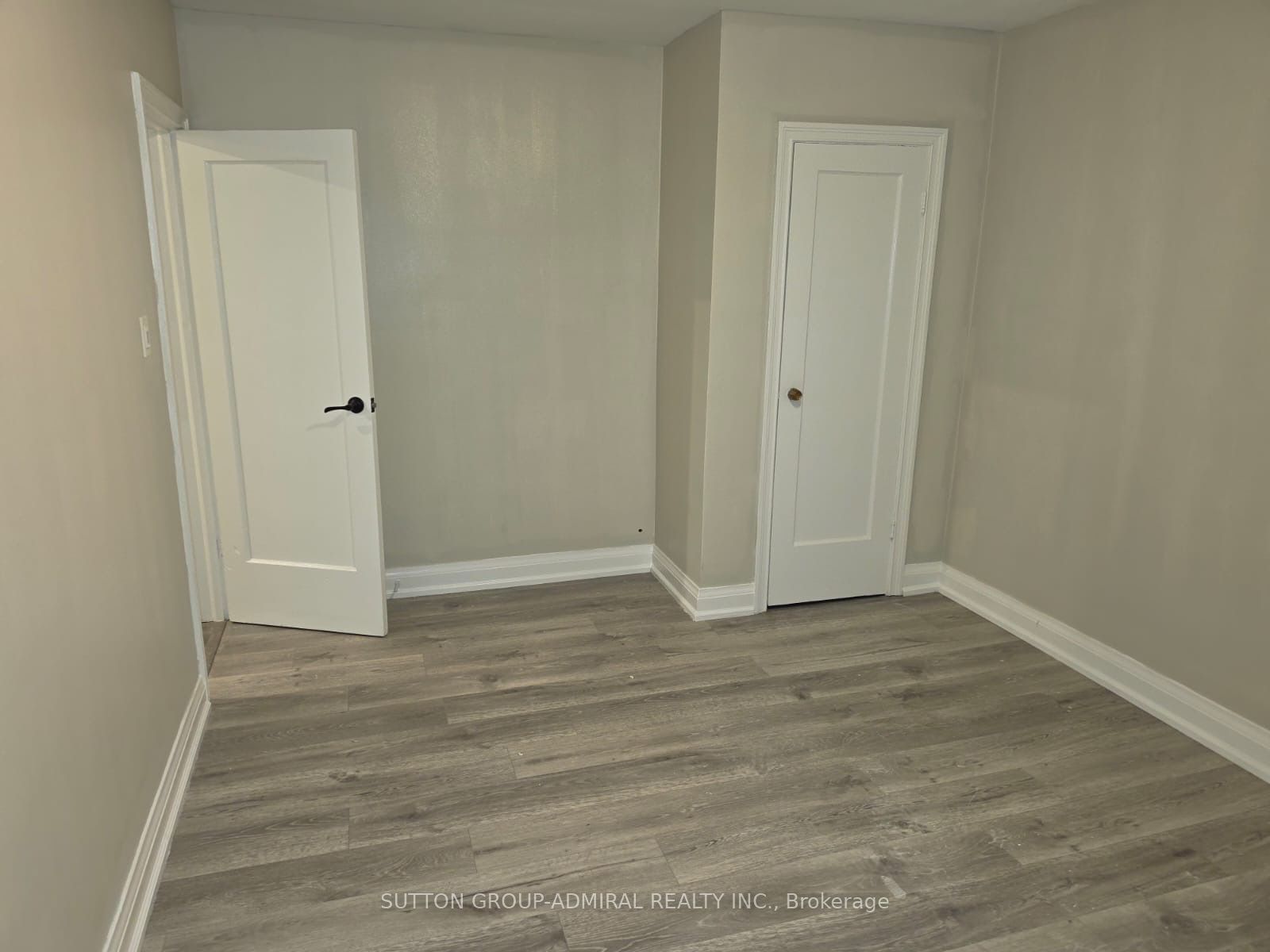 493 Hounslow Avenue Property Photo 9