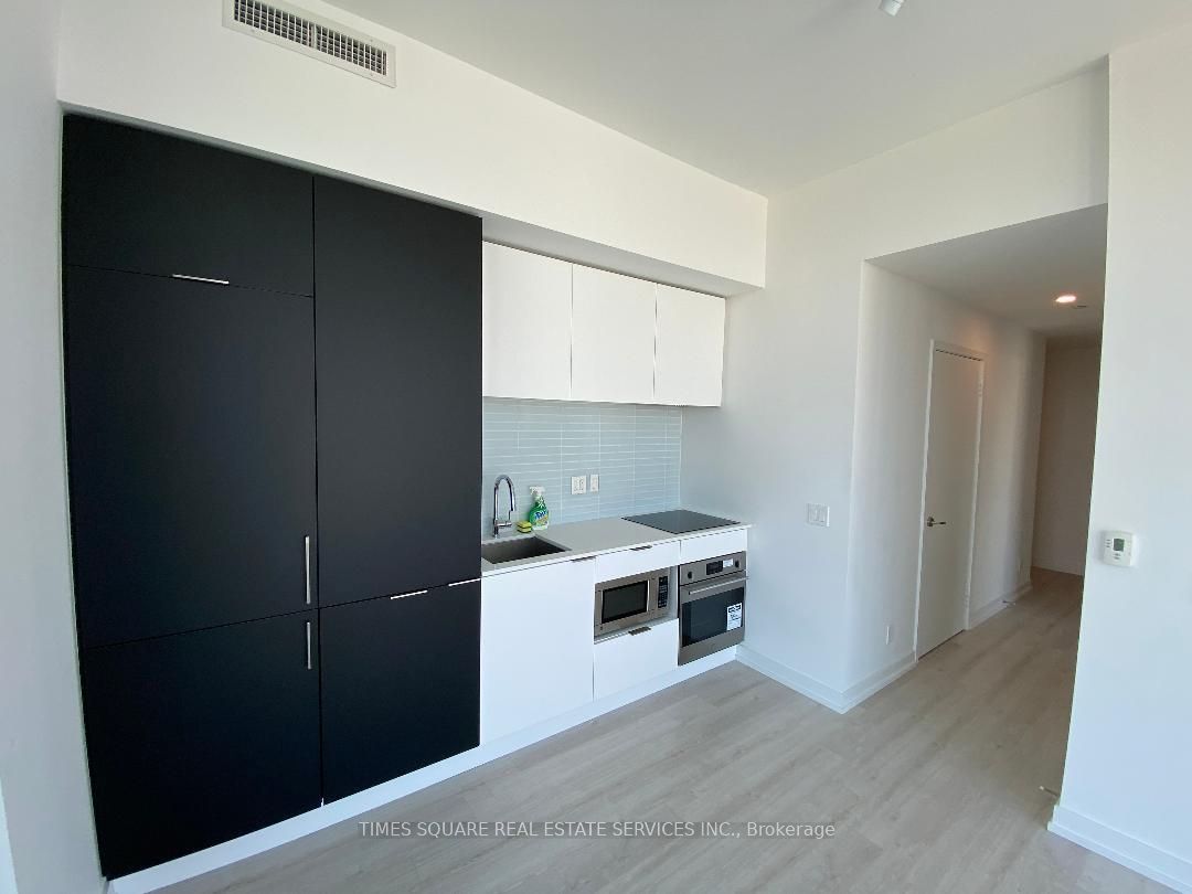 33 Helendale Avenue 2603 Property Photo 8
