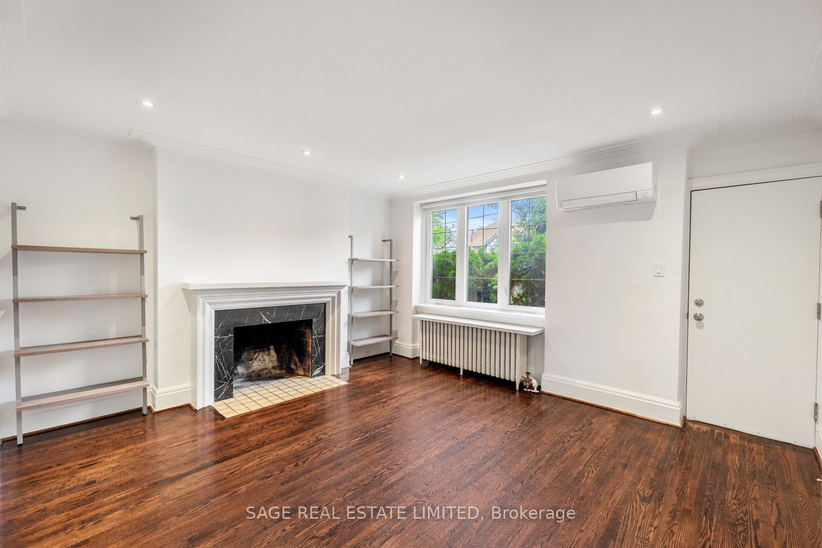 1208 Avenue Road A Property Photo 4