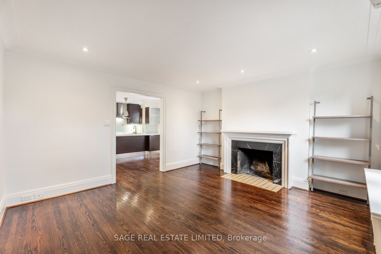 1208 Avenue Road A Property Photo 6