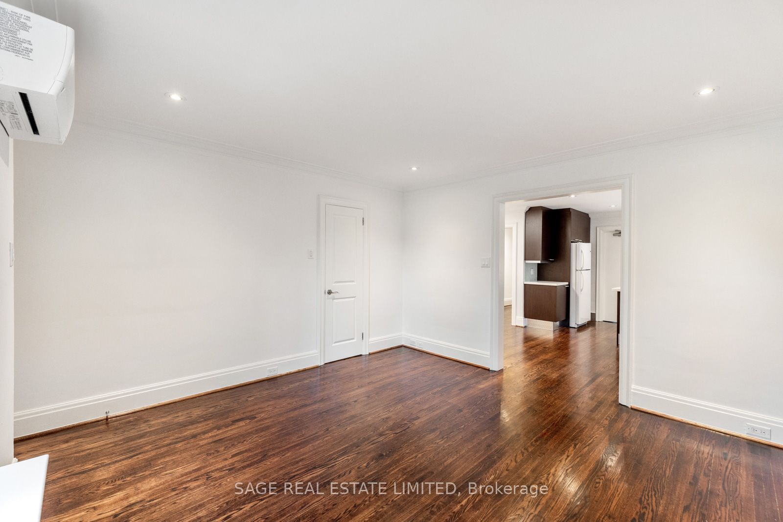 1208 Avenue Road A Property Photo 8