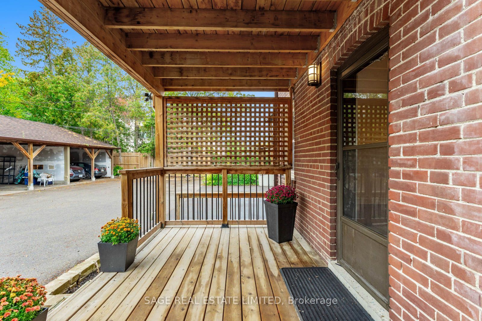 1208 Avenue Road A Property Photo 30
