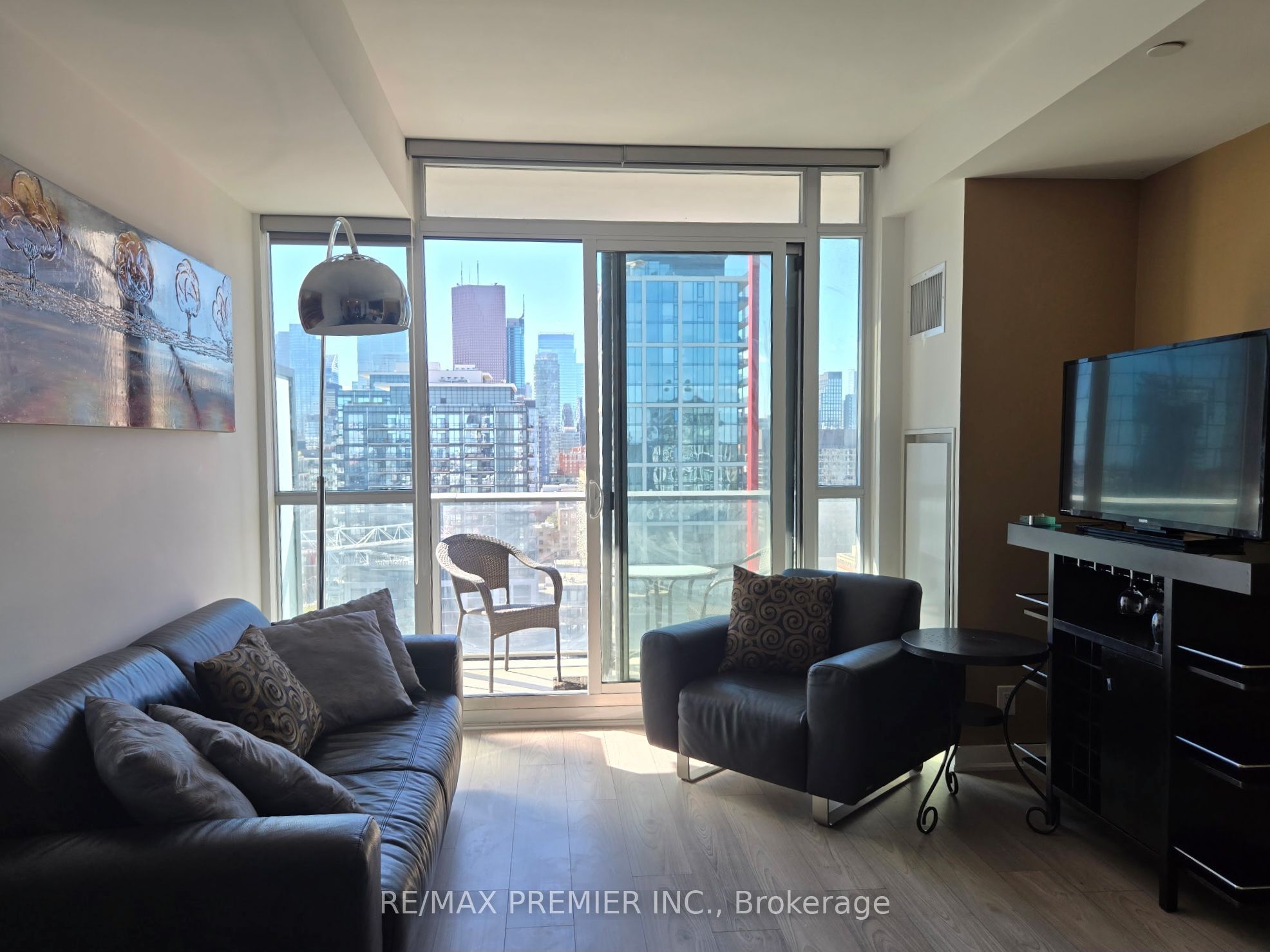 120 Parliament Street 1613 Property Photo 4