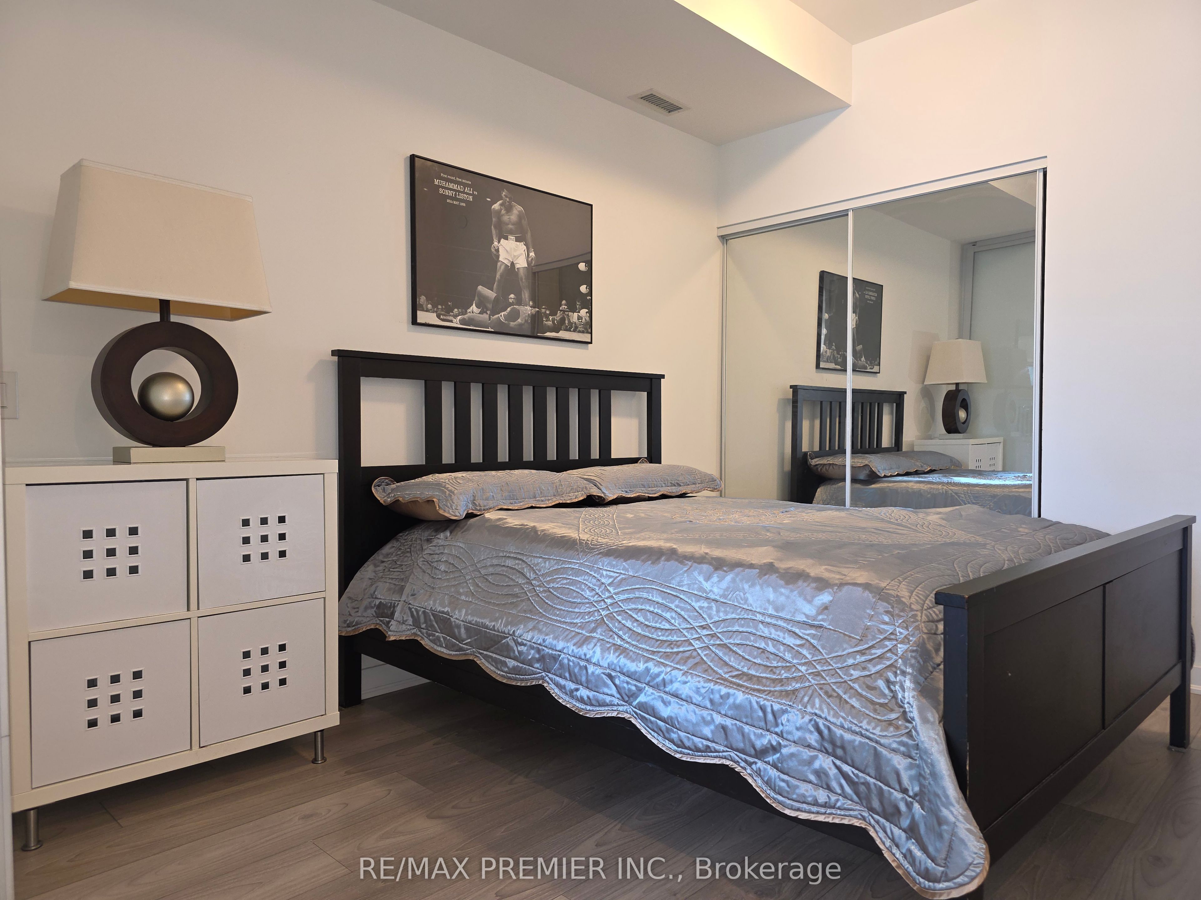 120 Parliament Street 1613 Property Photo 6