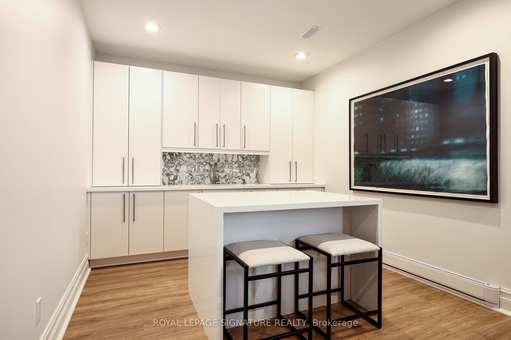 6 Vernham Avenue Property Photo 37