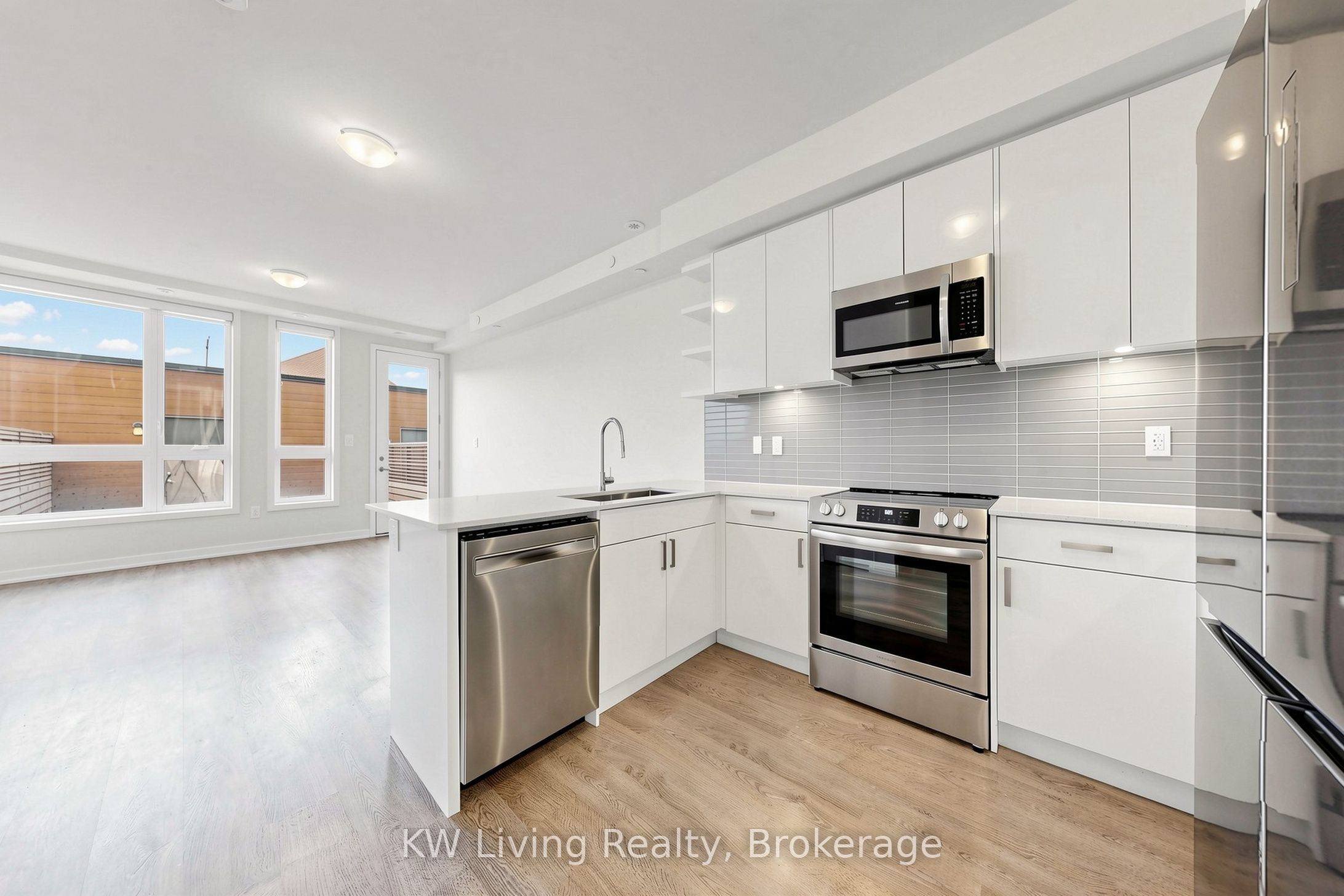 106 Green Gardens Boulevard Upper Property Photo 4