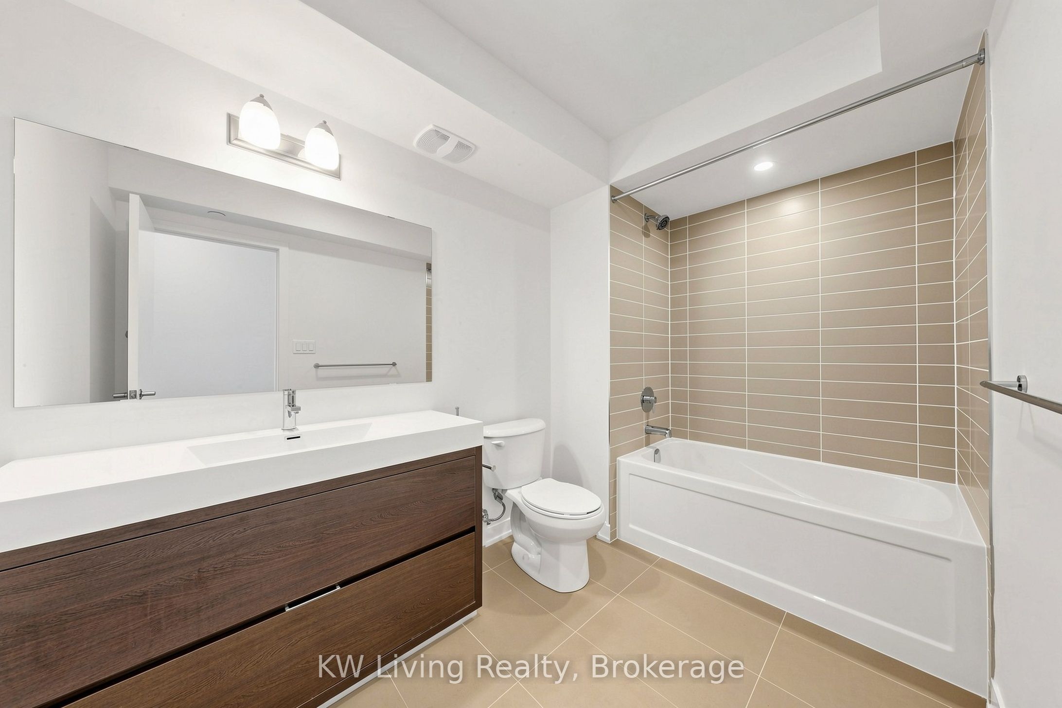 106 Green Gardens Boulevard Upper Property Photo 7