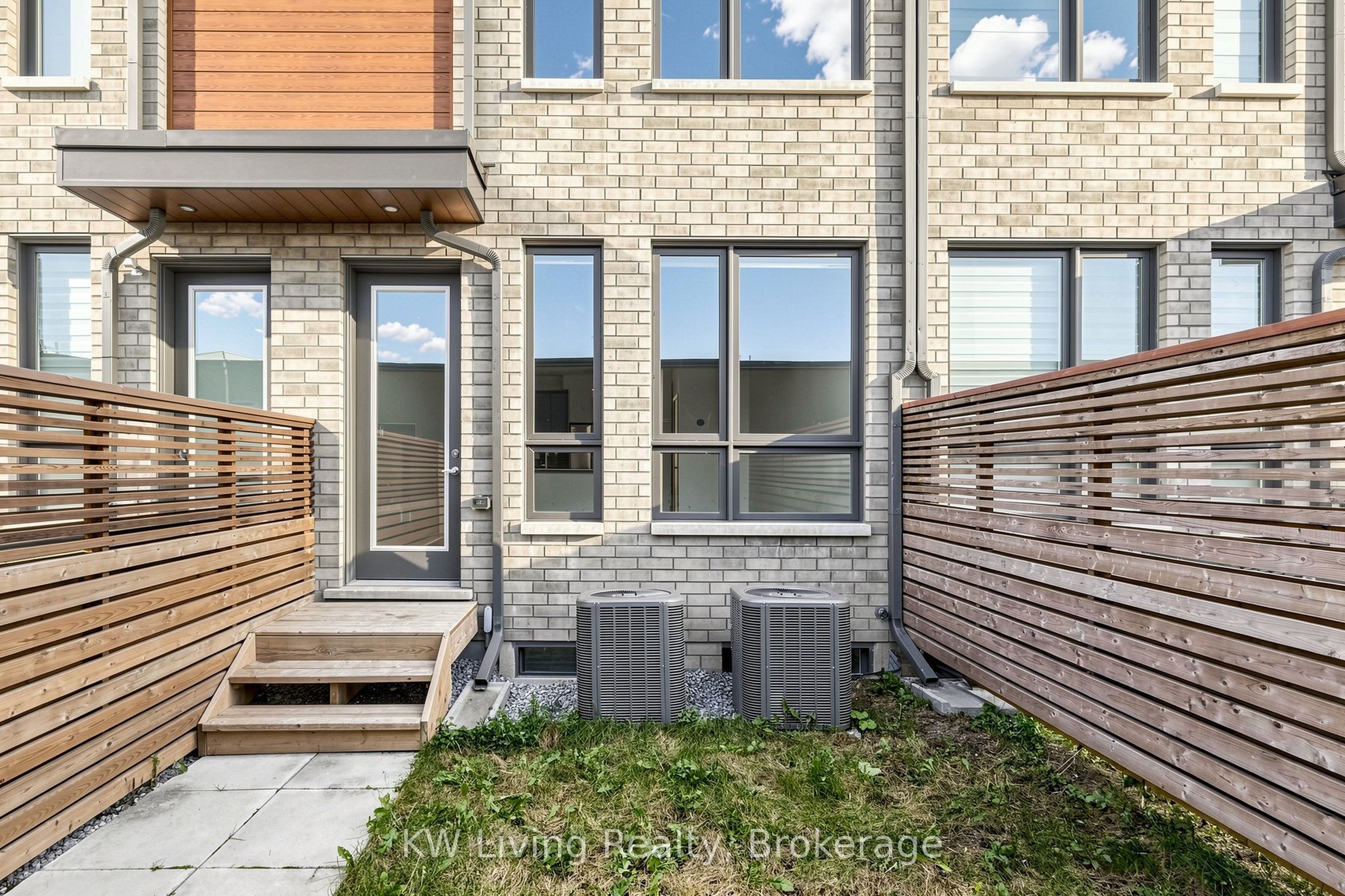 106 Green Gardens Boulevard Upper Property Photo 14