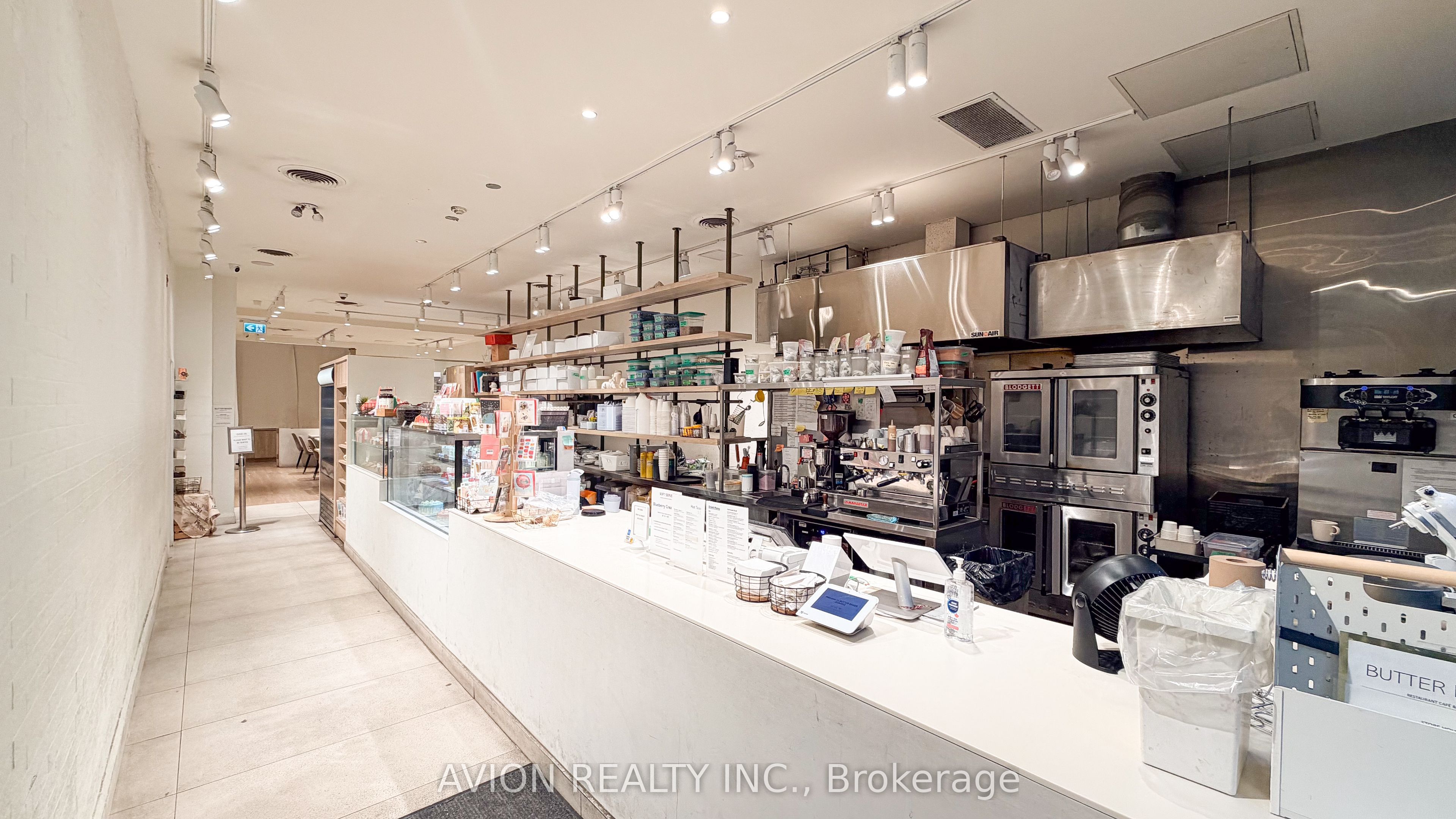 114 Dundas Street W Property Photo 12