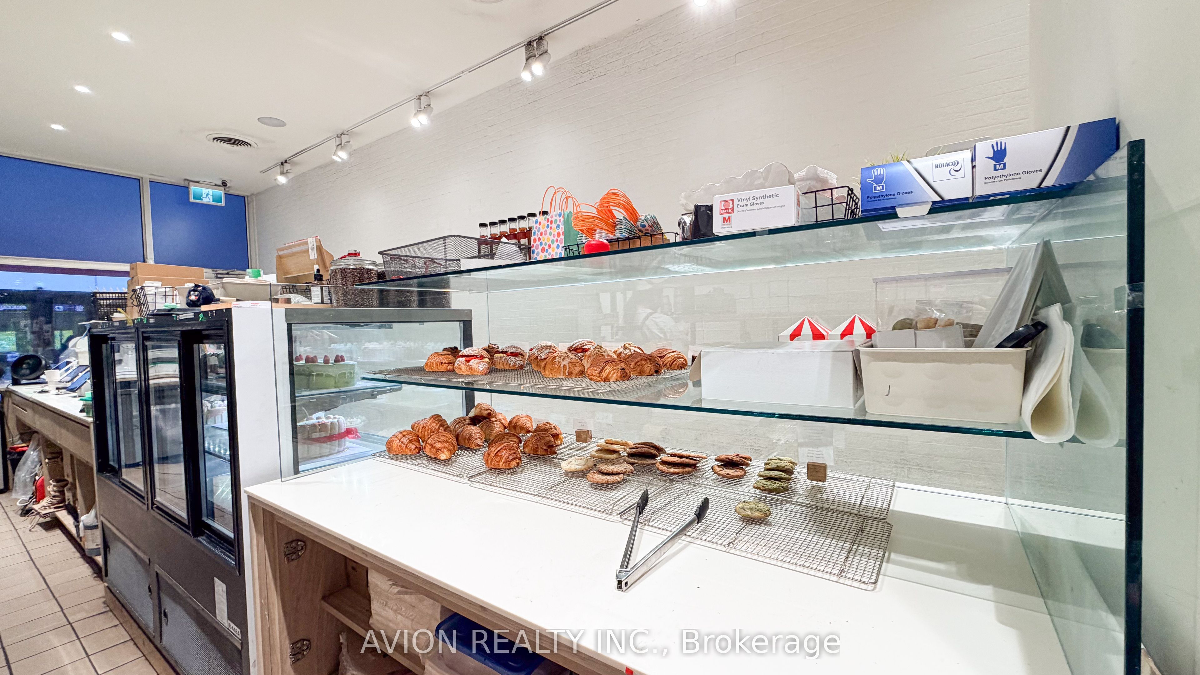 114 Dundas Street W Property Photo 13