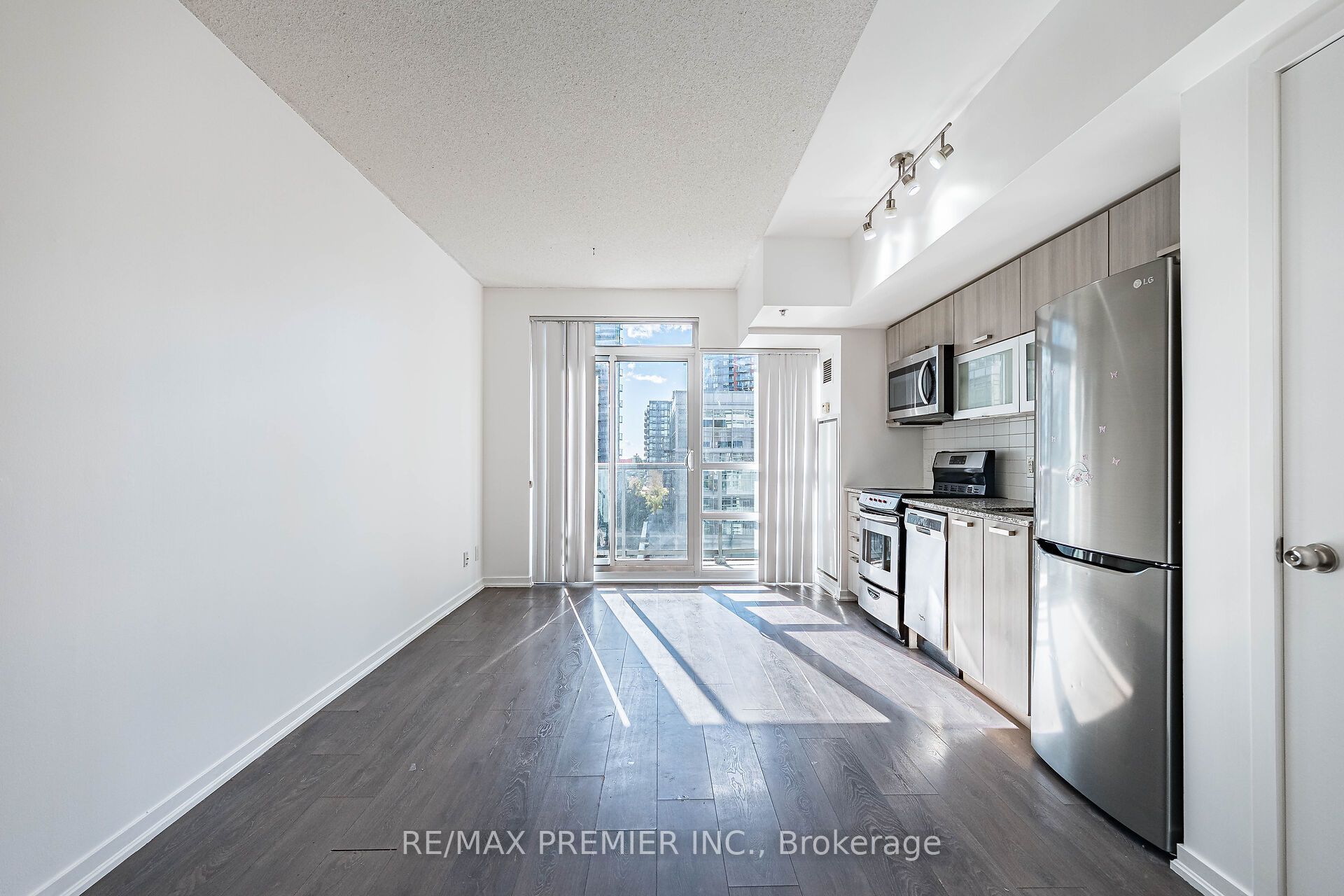 68 Abell Street 808 Property Photo 6