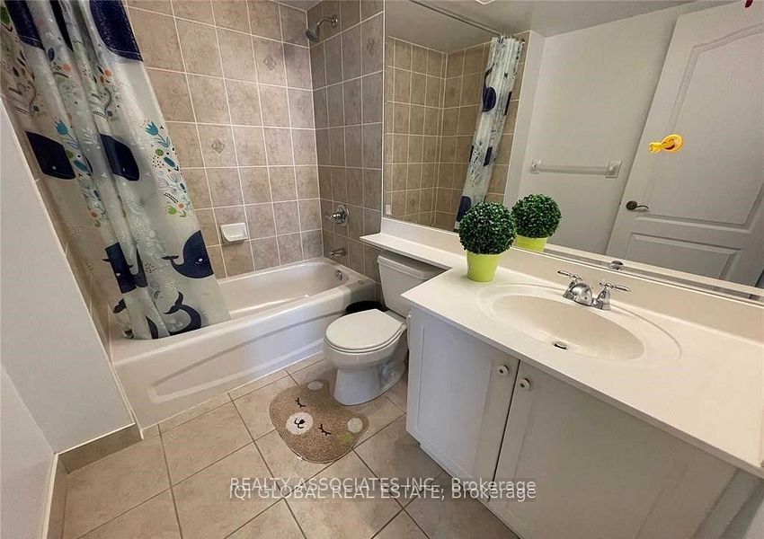 2 Clairtrell Road 1106 Property Photo 6