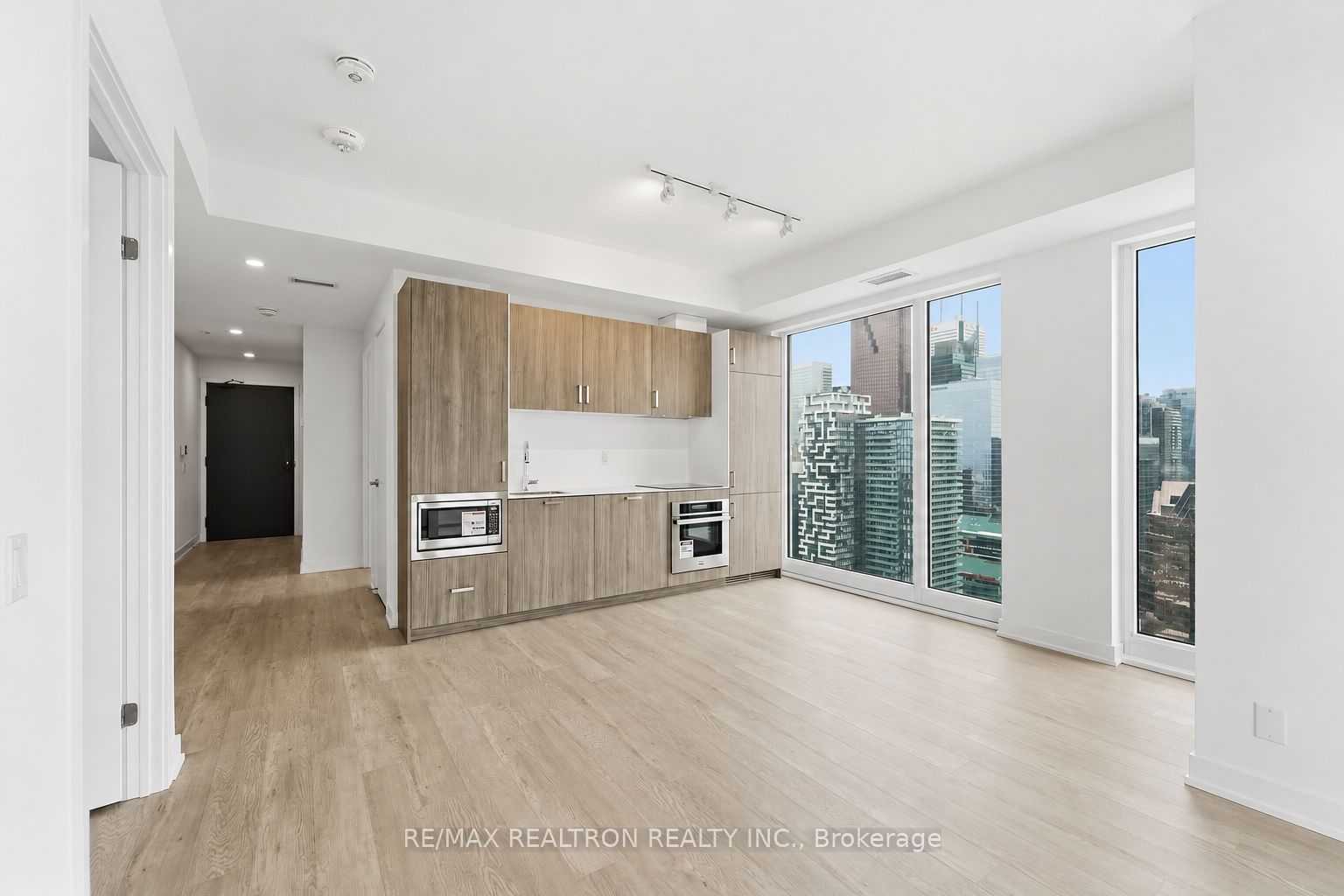 88 Queen Street E 4711 Property Photo 5
