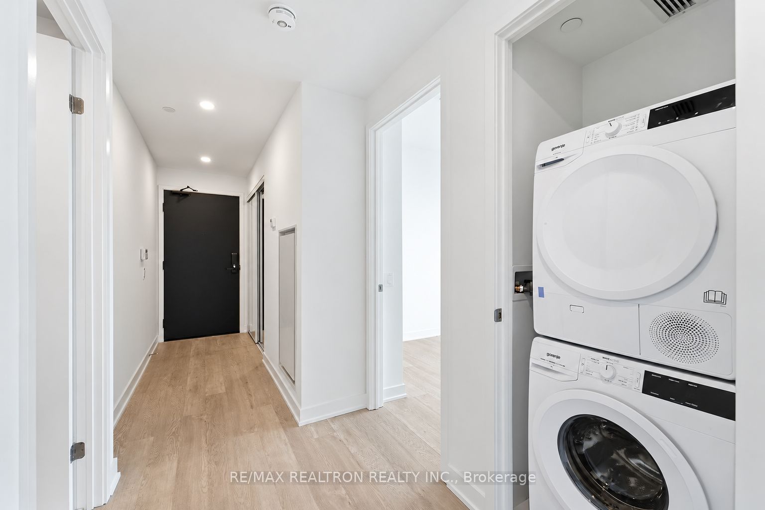 88 Queen Street E 4711 Property Photo 10