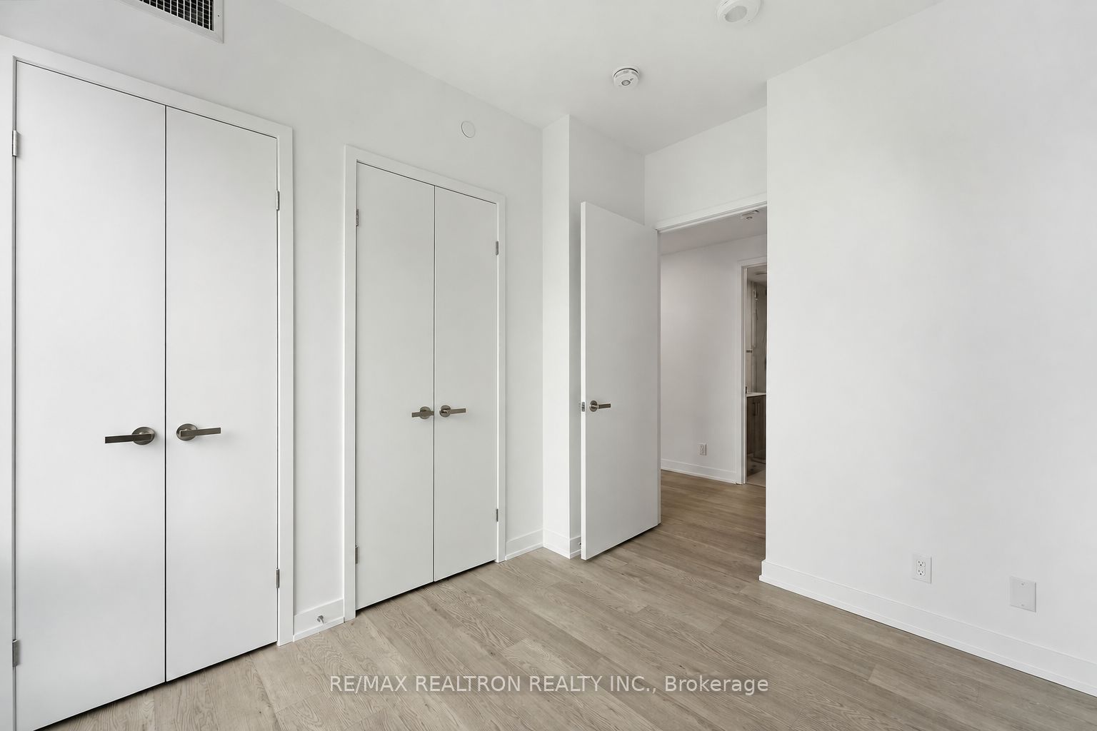 88 Queen Street E 4711 Property Photo 12