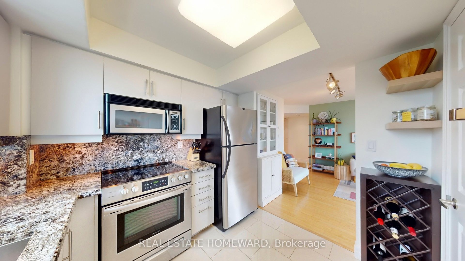 30 Harrison Garden Boulevard 1207 Property Photo 13