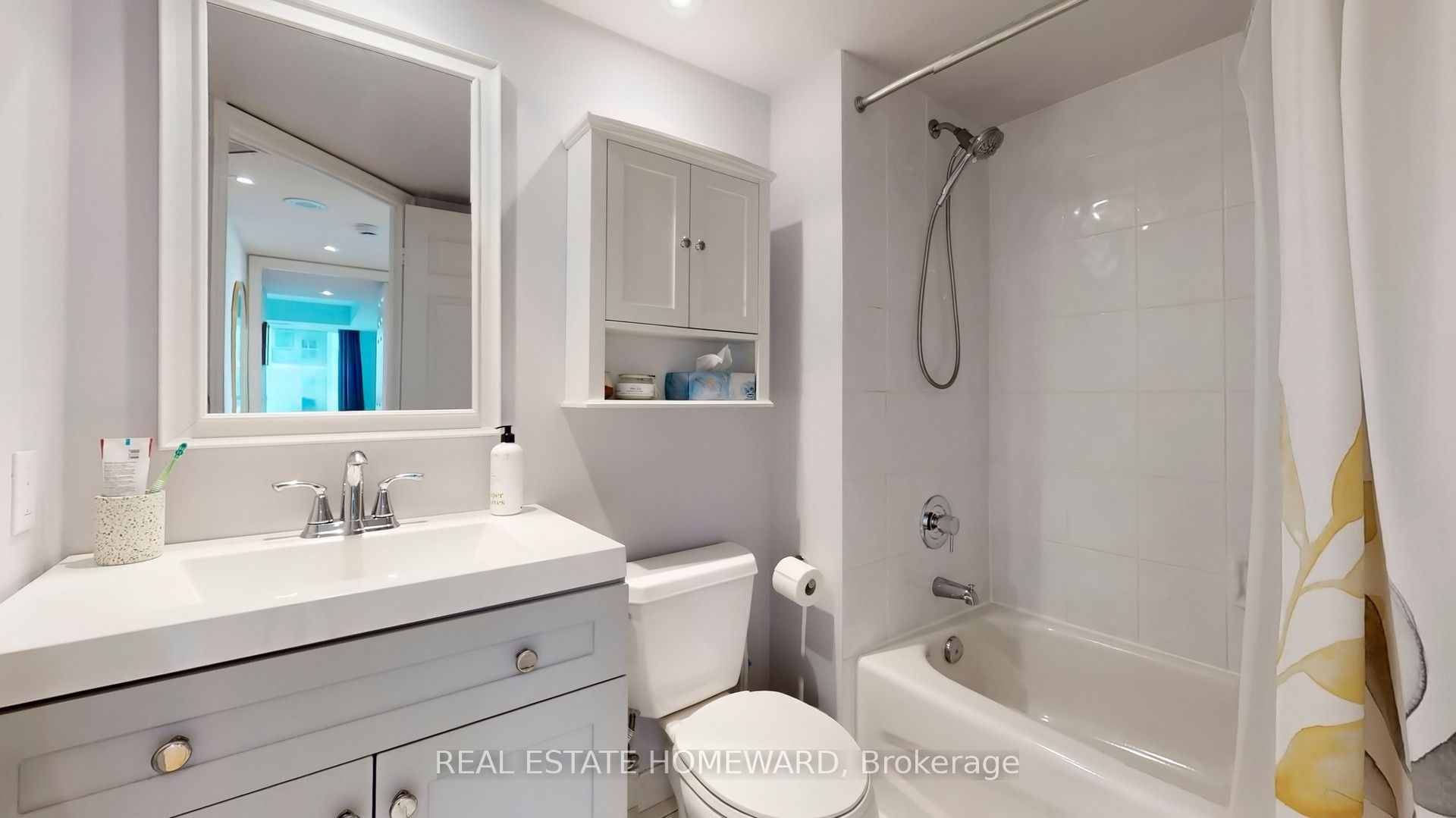 30 Harrison Garden Boulevard 1207 Property Photo 27