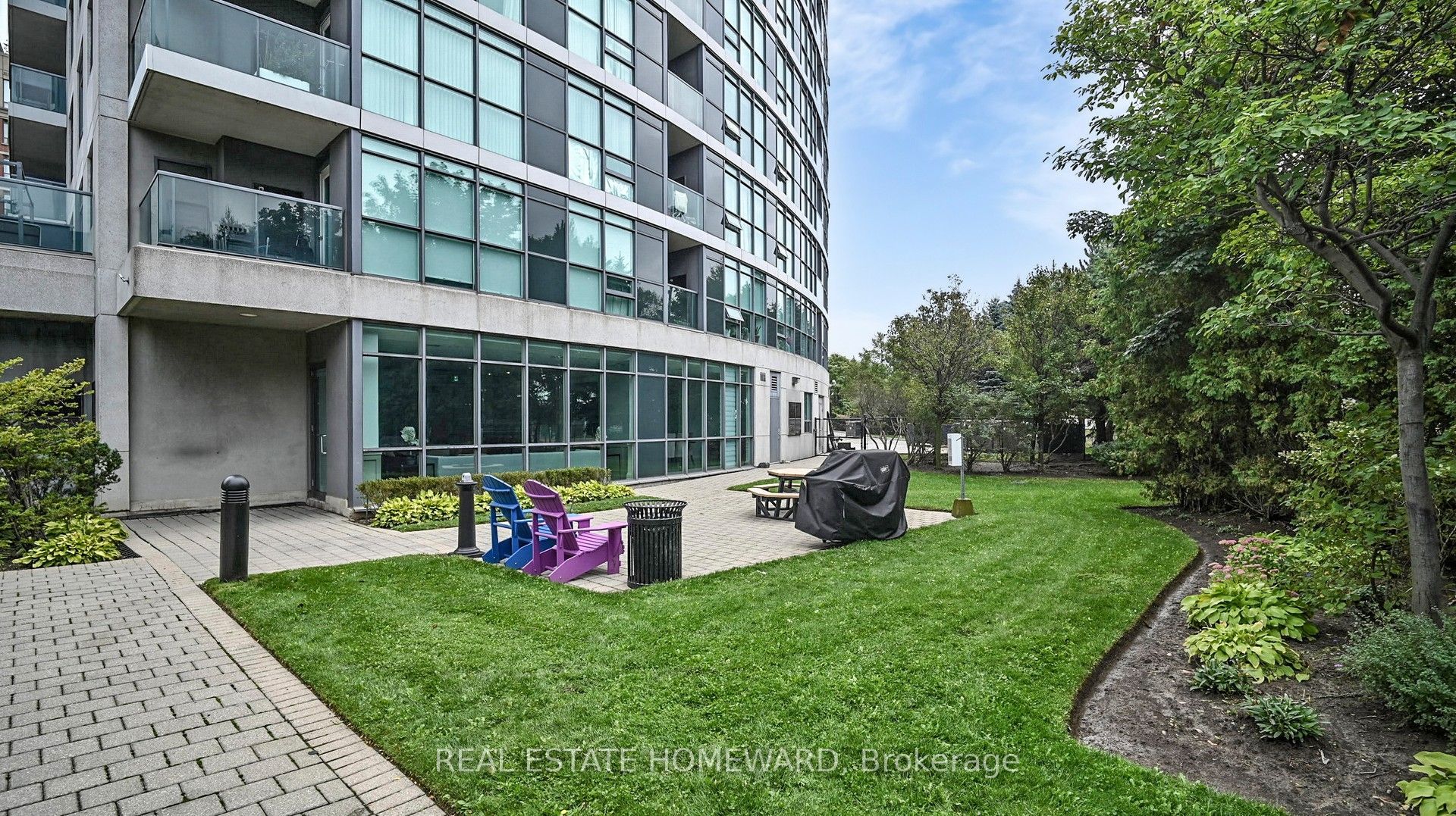 30 Harrison Garden Boulevard 1207 Property Photo 48
