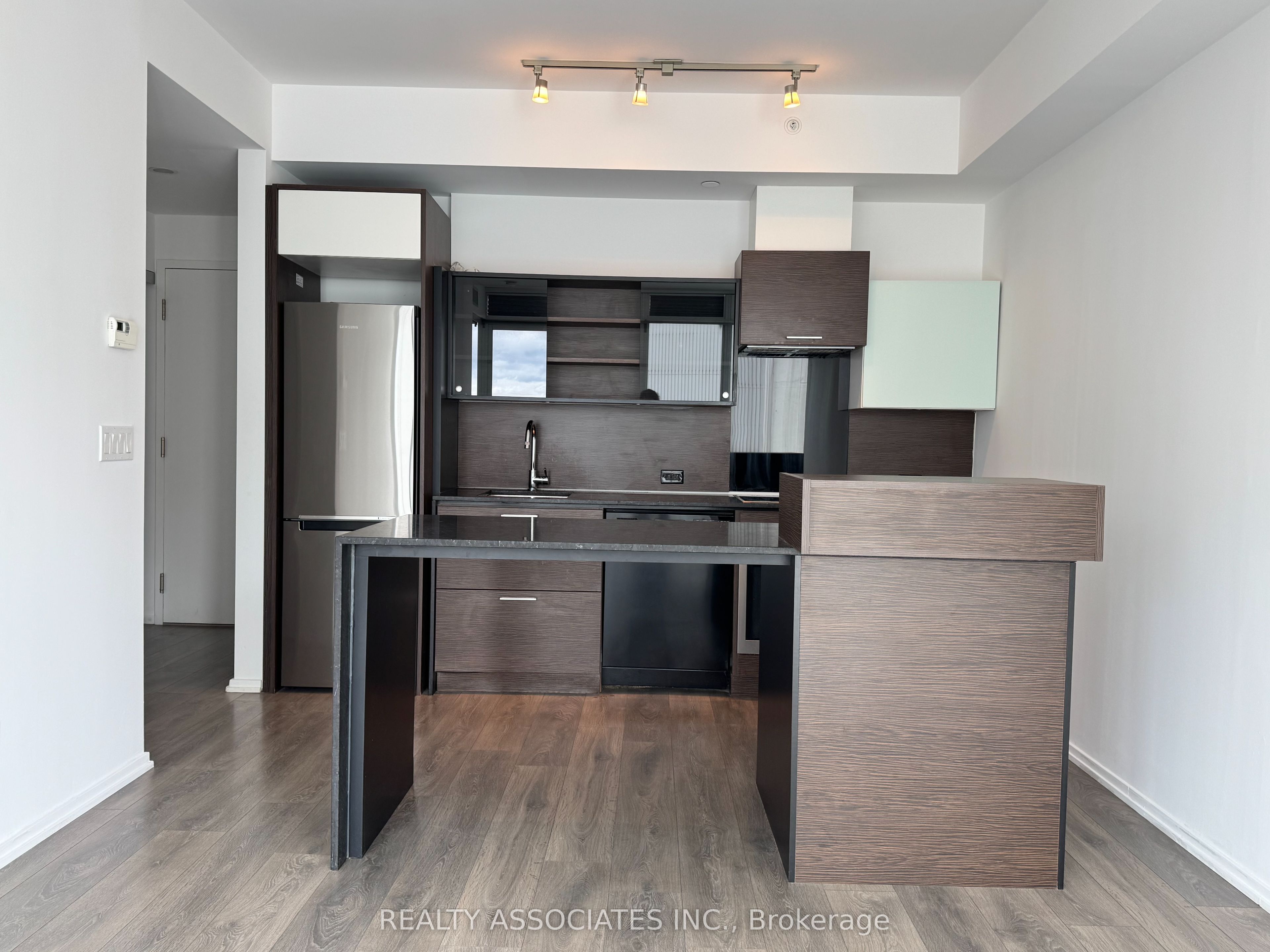 75 St Nicholas Street 1605 Property Photo 2