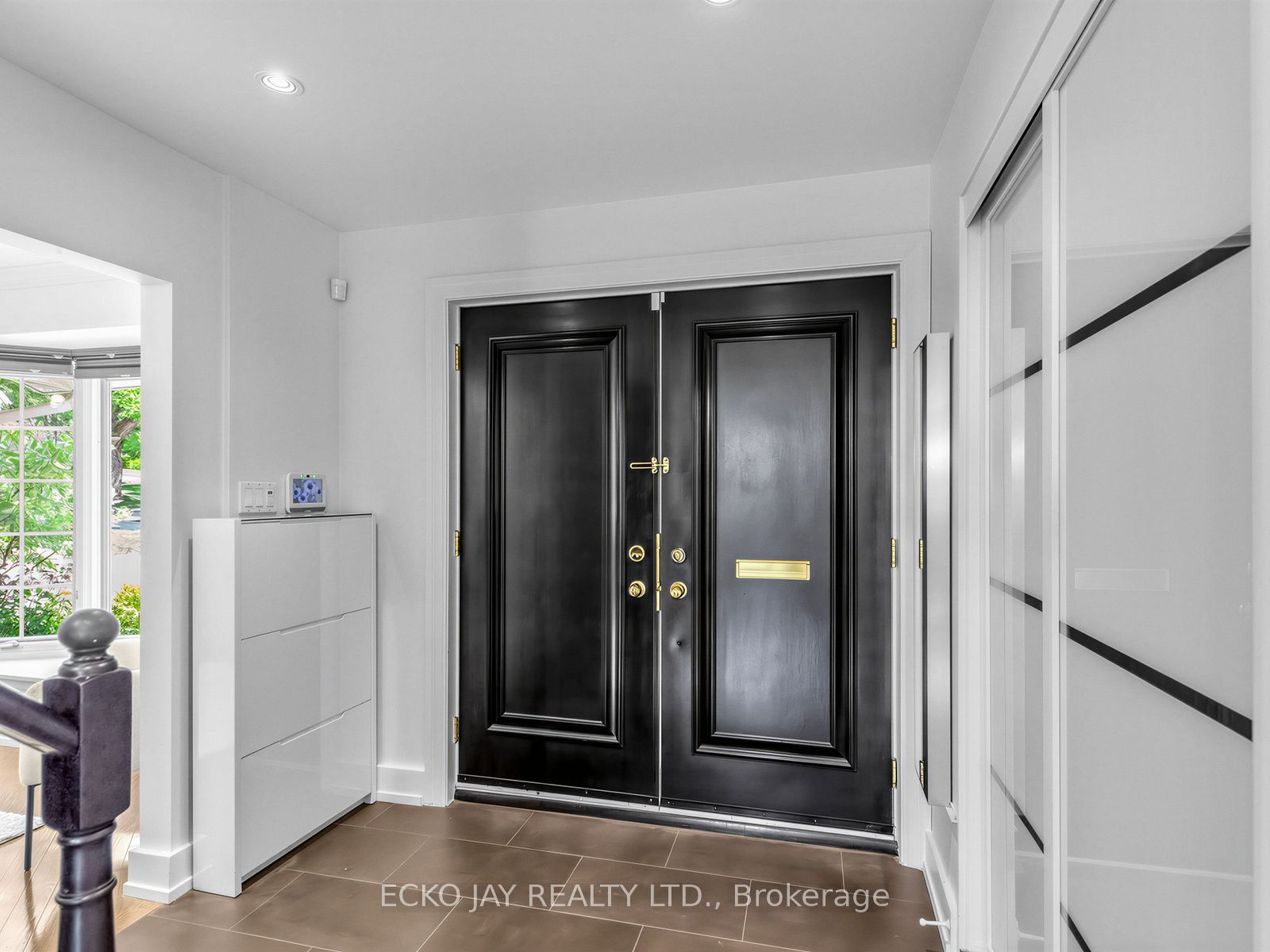 22 Meadowglade Crescent Property Photo 7