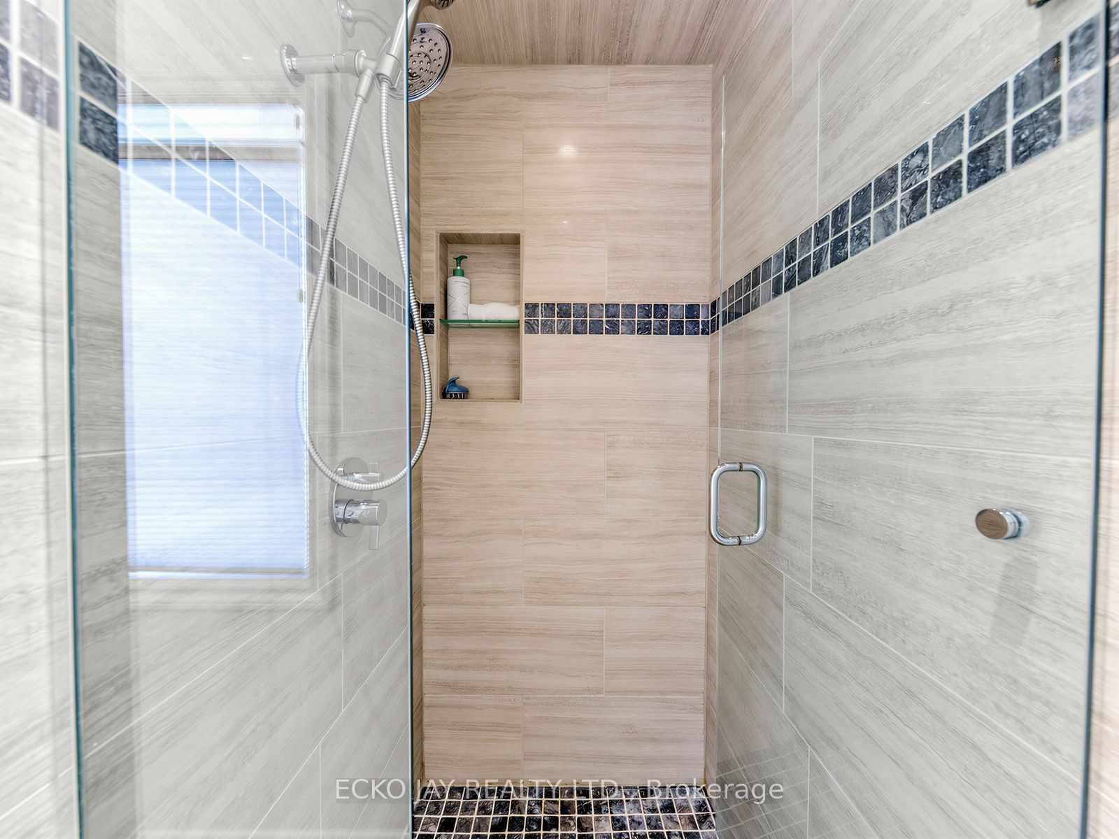 22 Meadowglade Crescent Property Photo 24