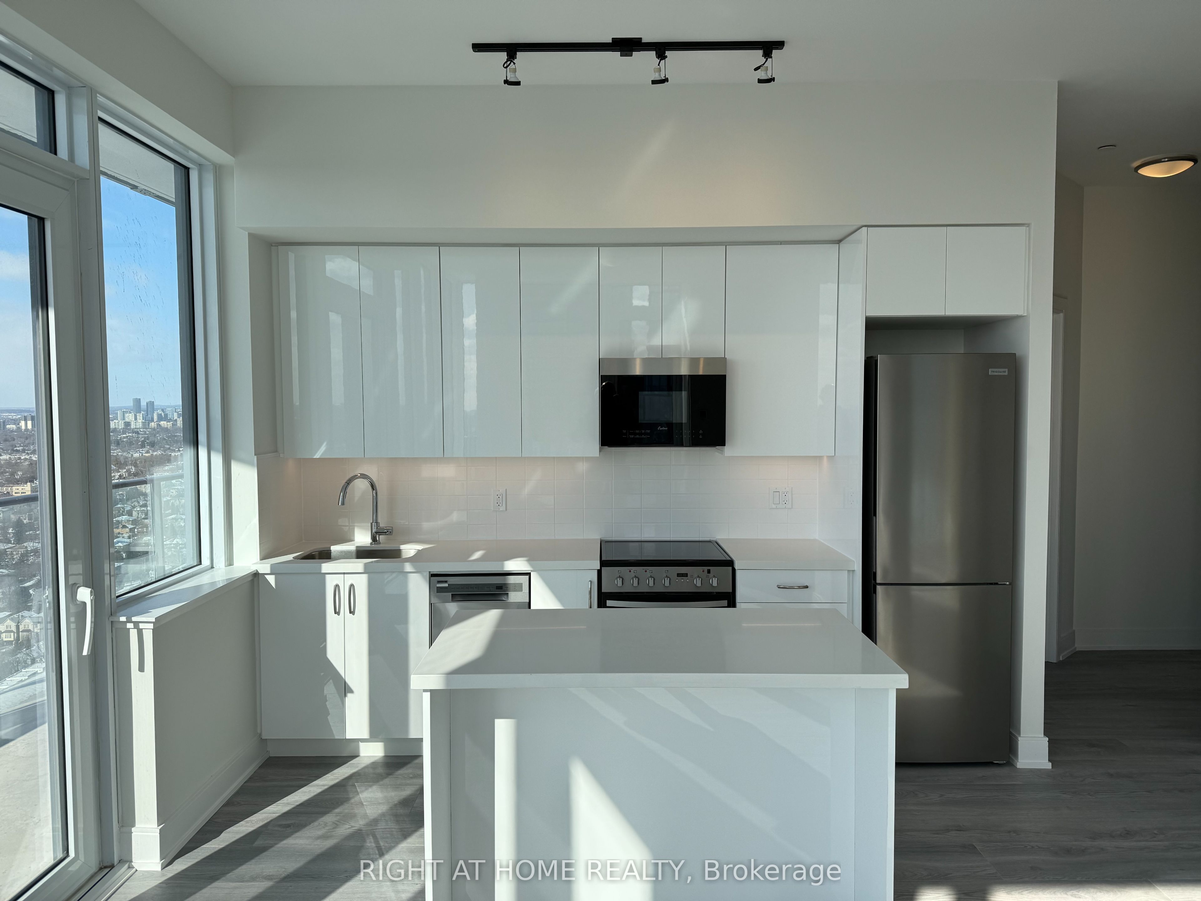 15 Ellerslie Avenue Ph03 Property Photo 5