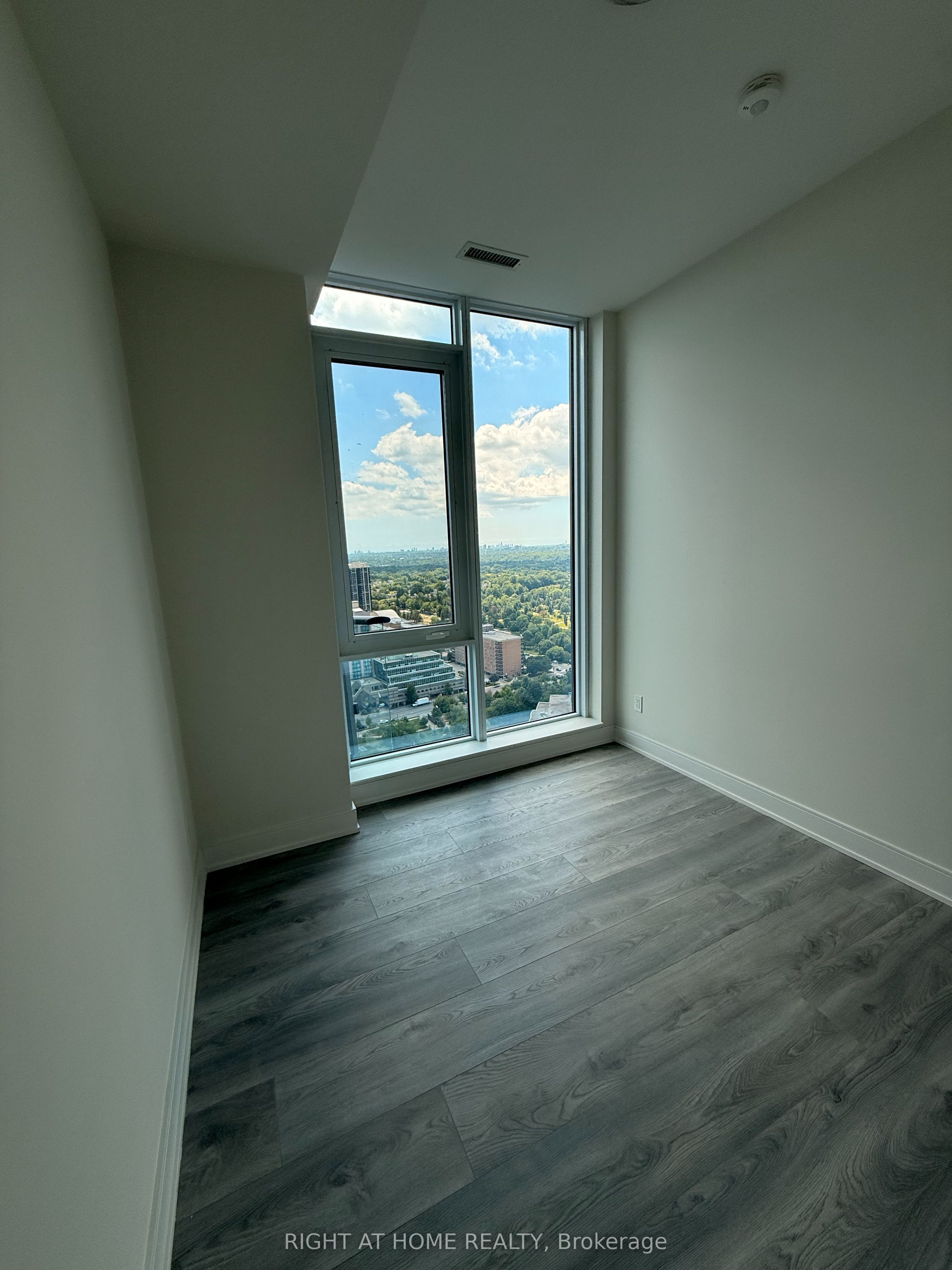 15 Ellerslie Avenue Ph03 Property Photo 12
