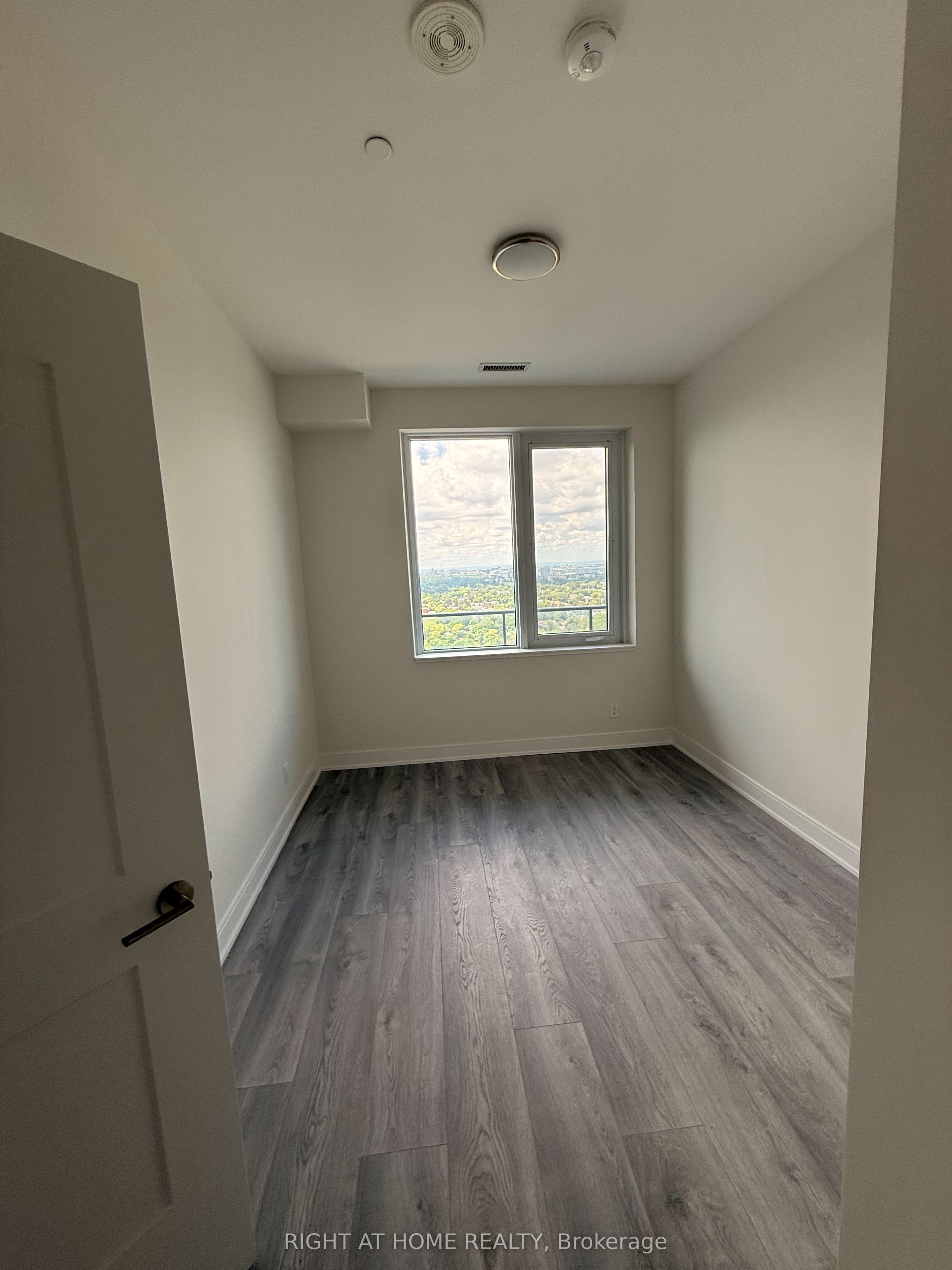 15 Ellerslie Avenue Ph03 Property Photo 16