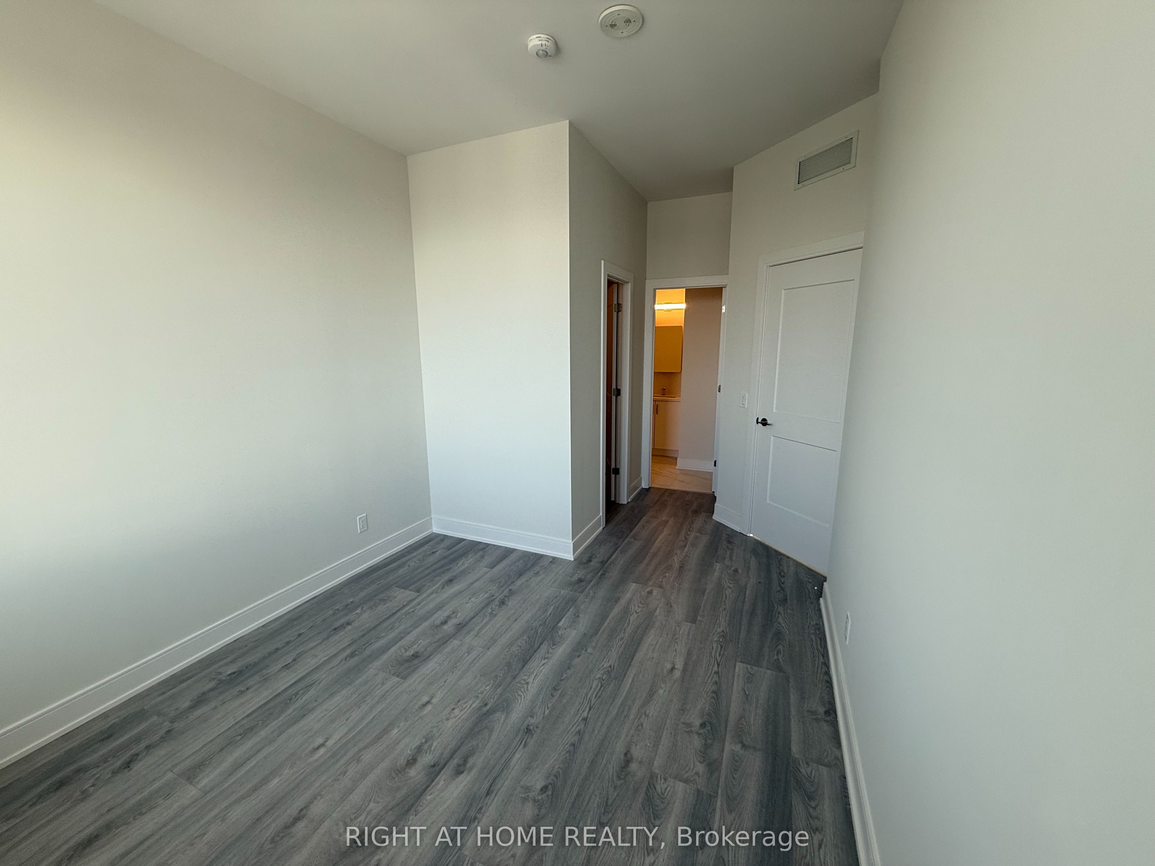 15 Ellerslie Avenue Ph03 Property Photo 17