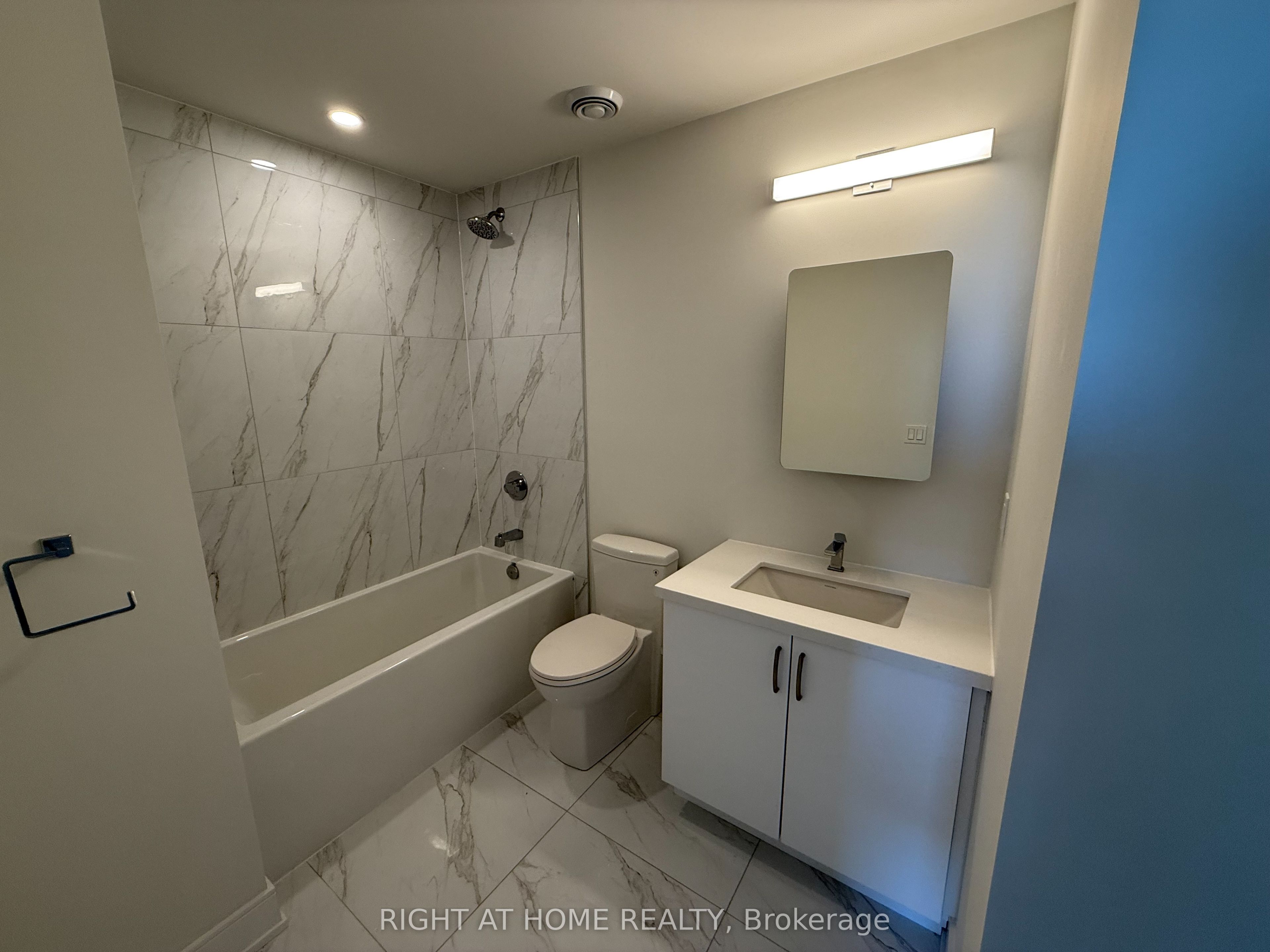 15 Ellerslie Avenue Ph03 Property Photo 18
