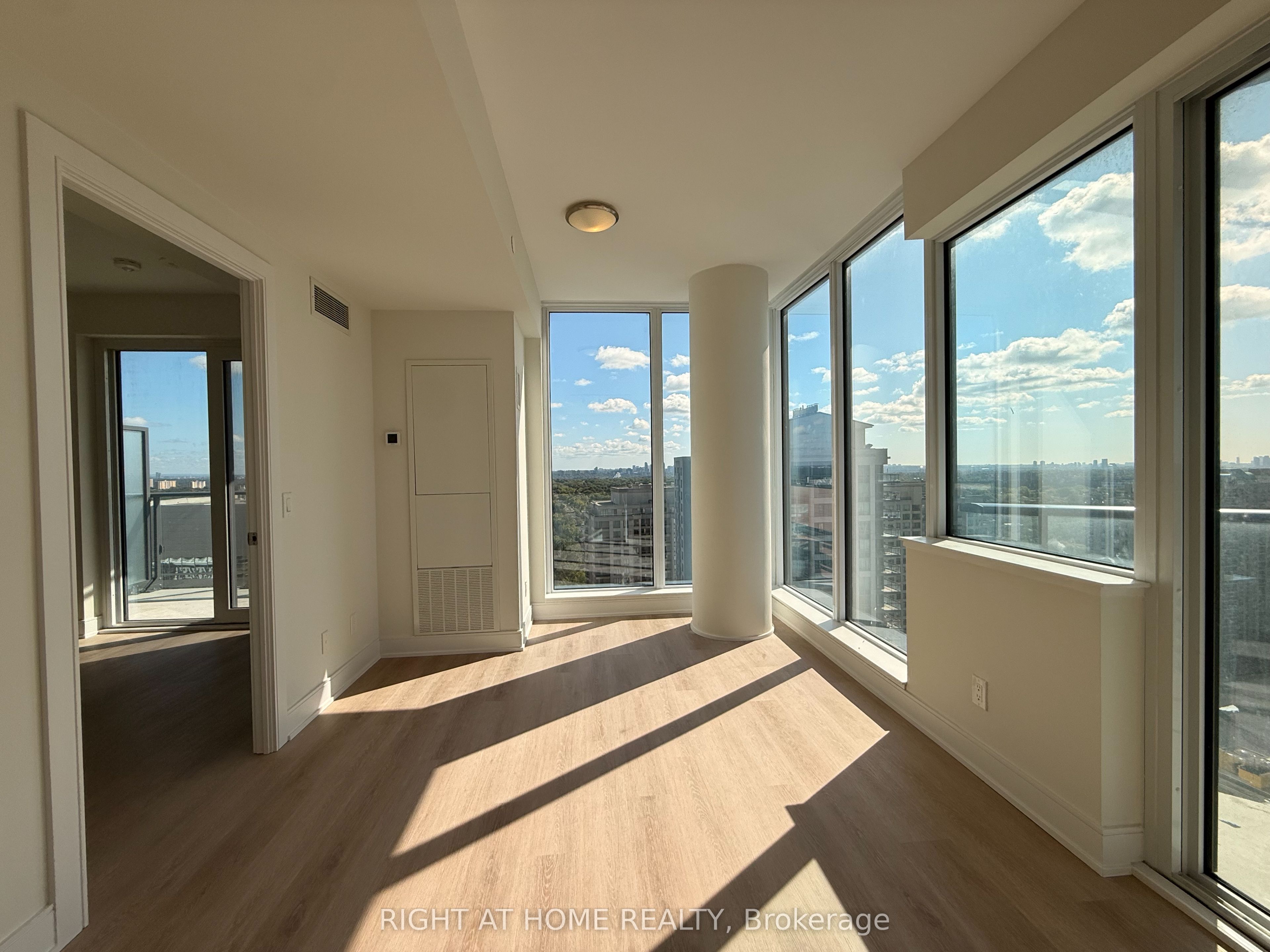 15 Ellerslie Avenue 2202 Property Photo 4