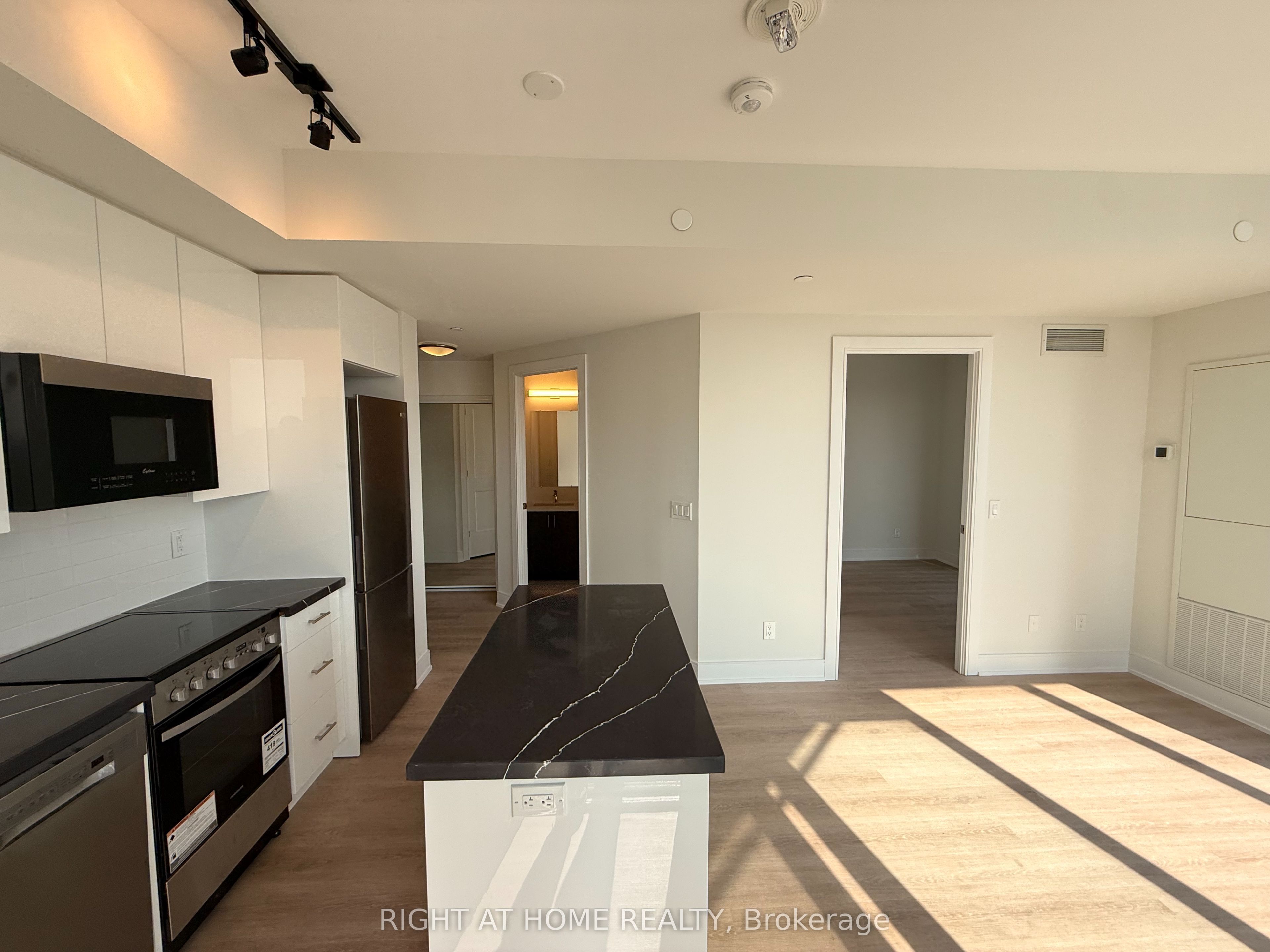 15 Ellerslie Avenue 2202 Property Photo 7