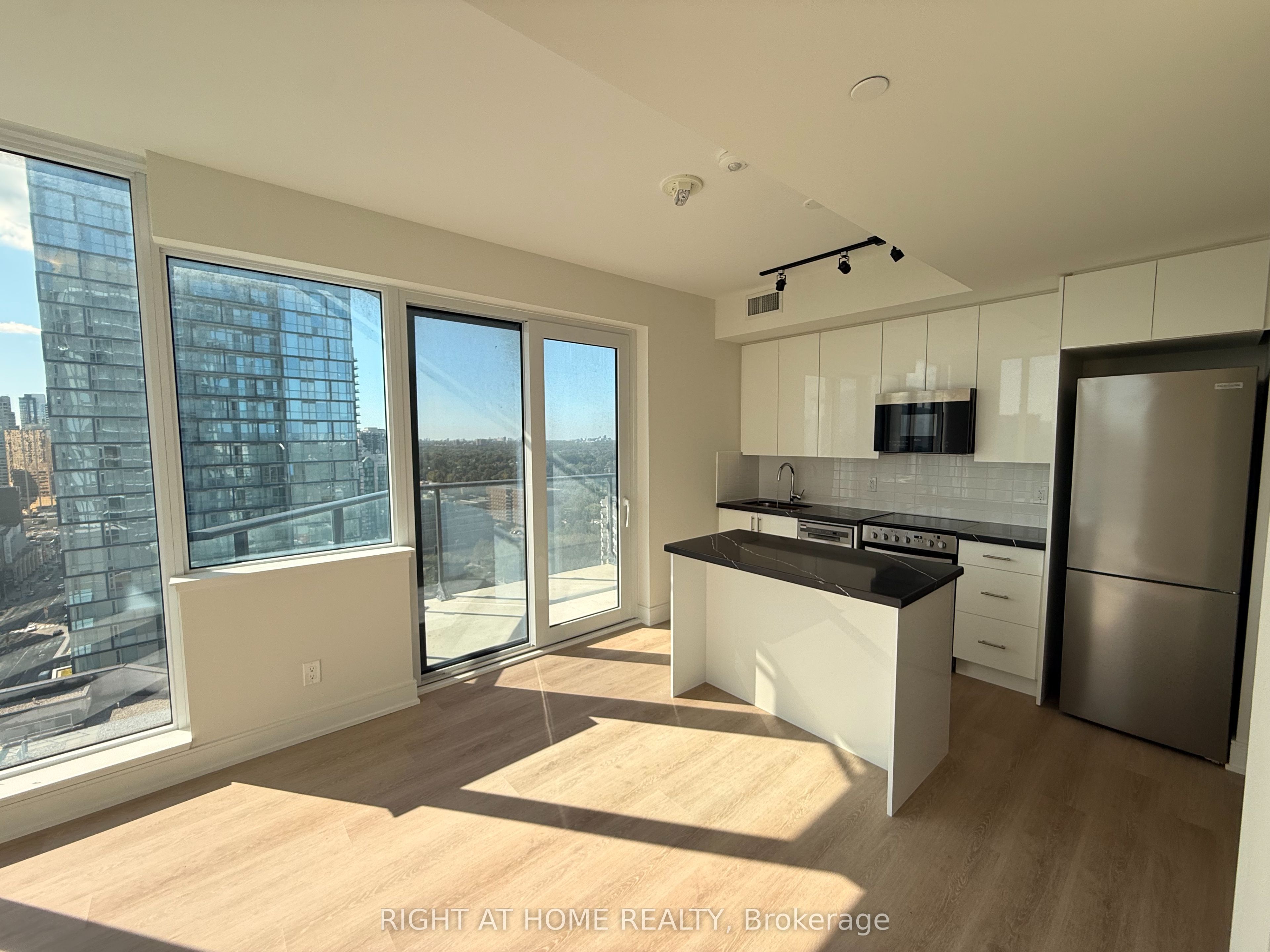 15 Ellerslie Avenue 2202 Property Photo 12