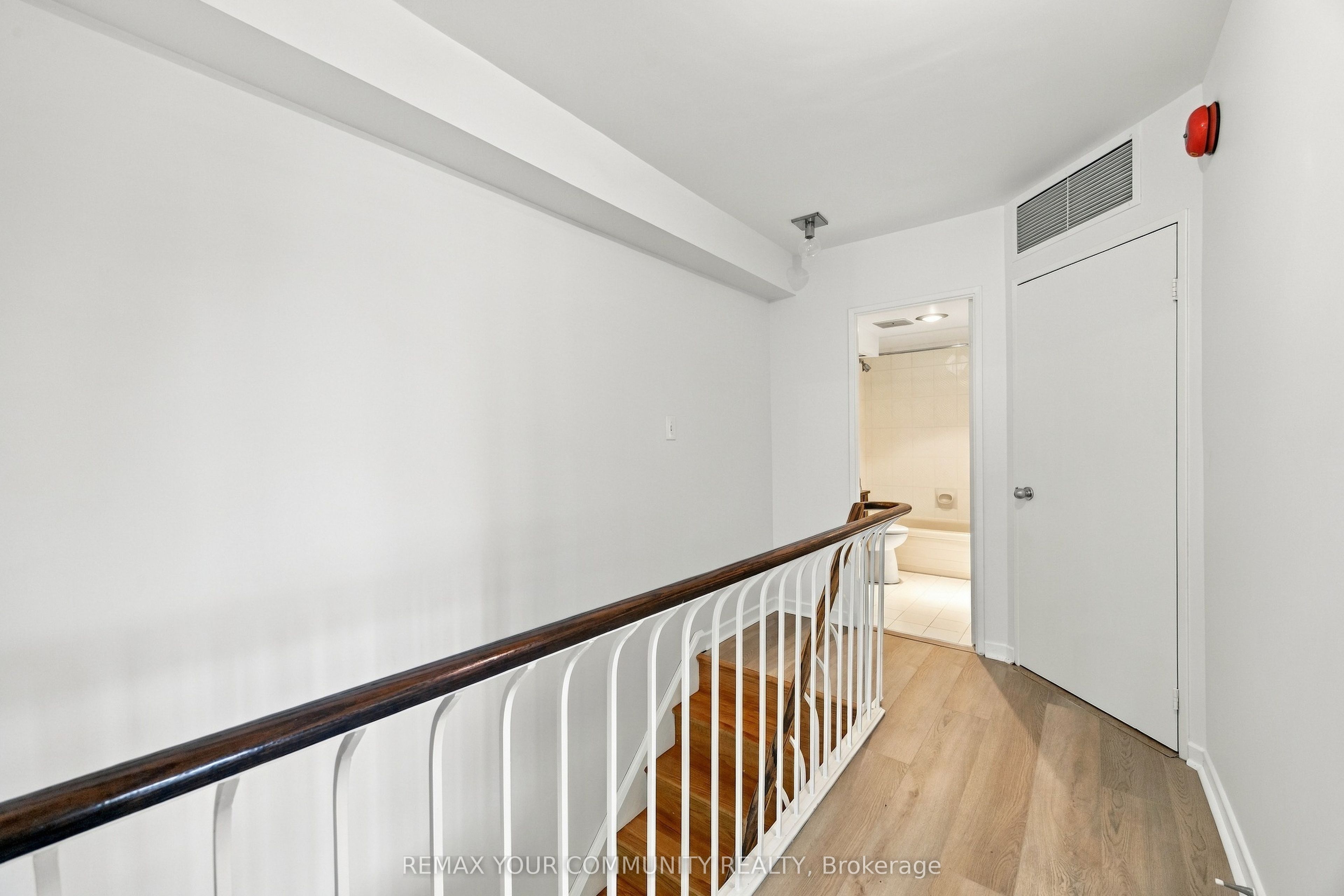 349 St Clair Avenue W 410 Property Photo 16