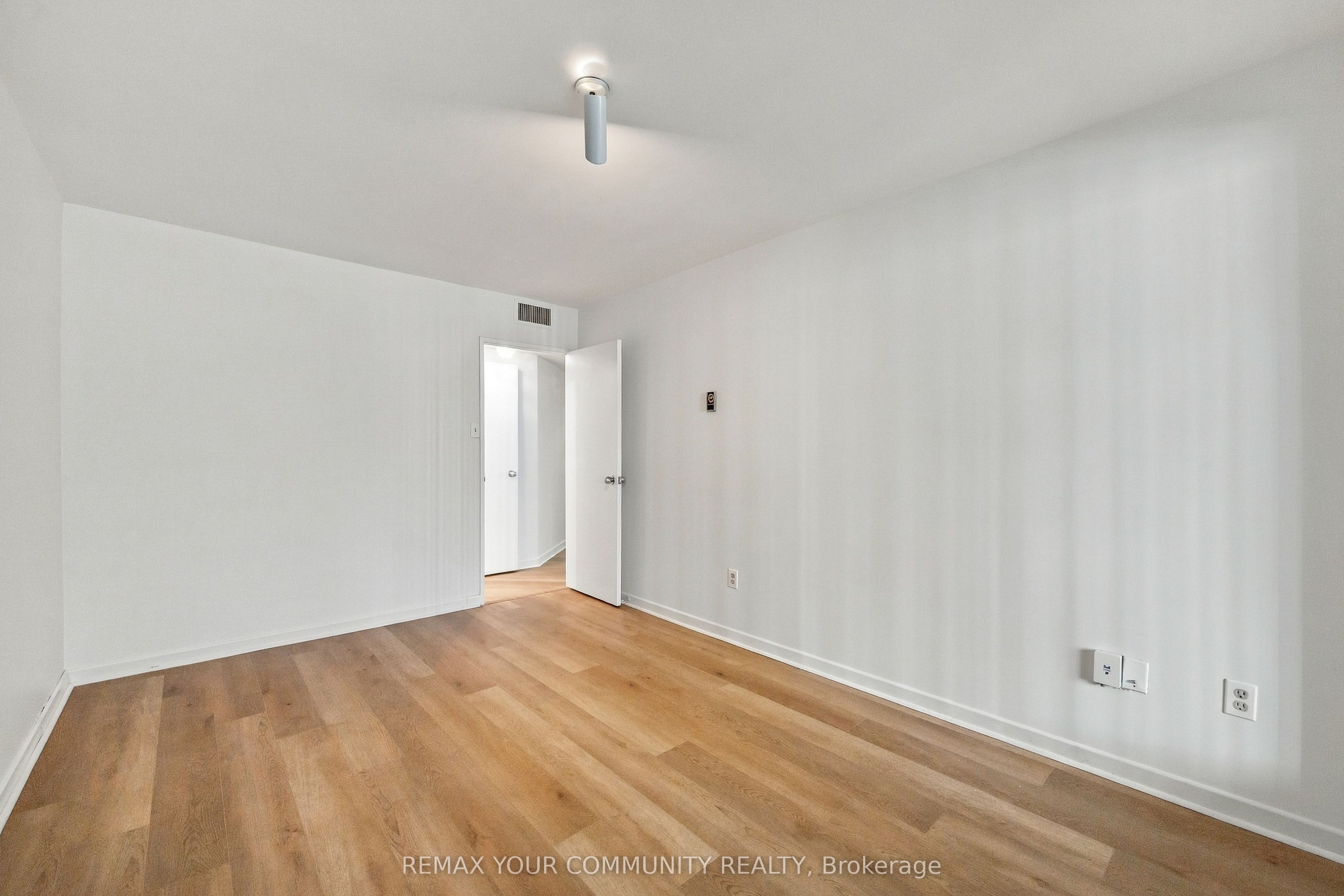 349 St Clair Avenue W 410 Property Photo 18