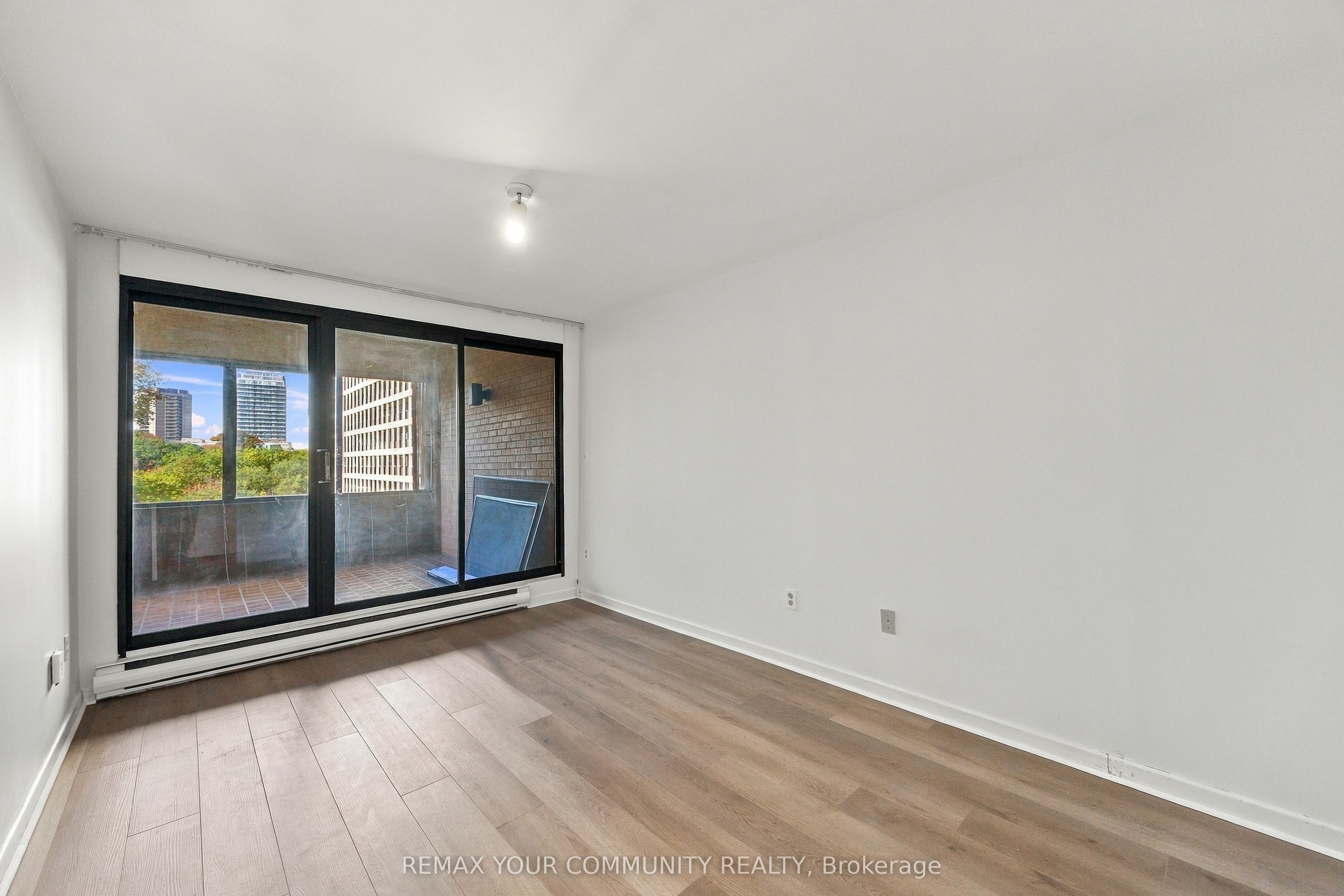 349 St Clair Avenue W 410 Property Photo 19