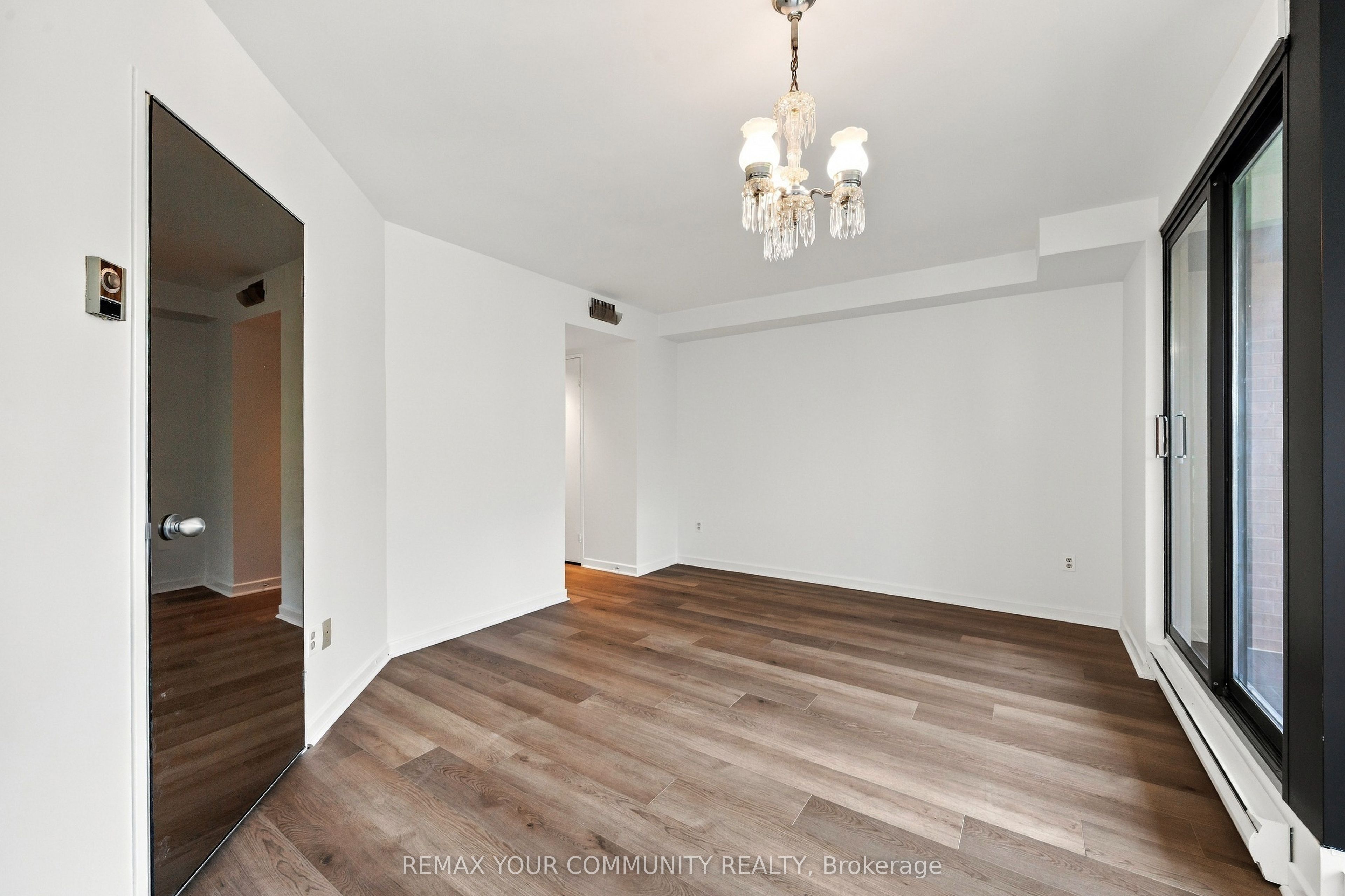 349 St Clair Avenue W 410 Property Photo 22